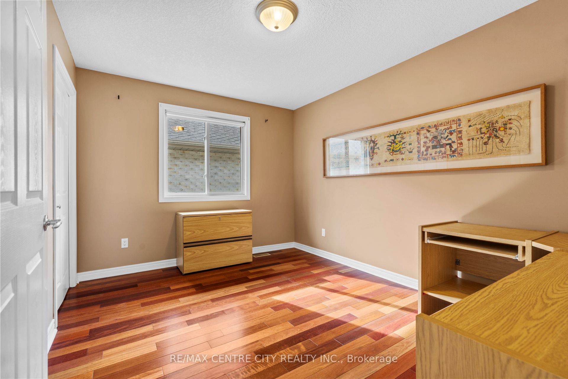 #3 - 410 Burwell Road Property Photo 13