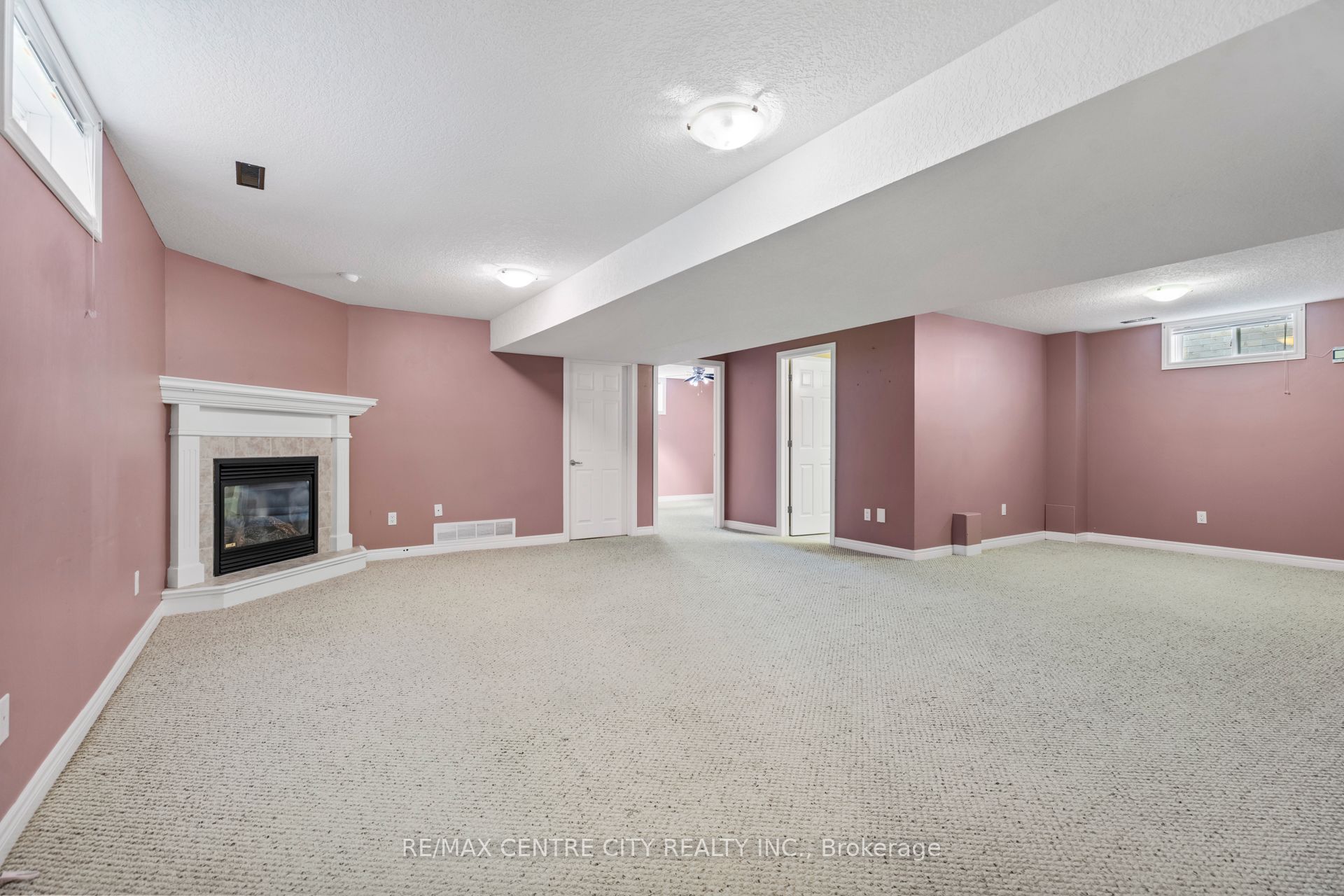 #3 - 410 Burwell Road Property Photo 14