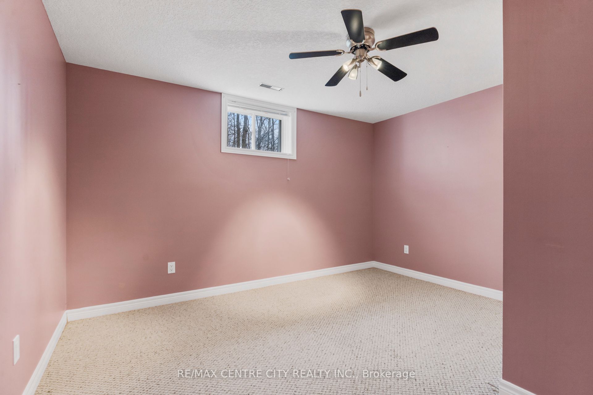 #3 - 410 Burwell Road Property Photo 17