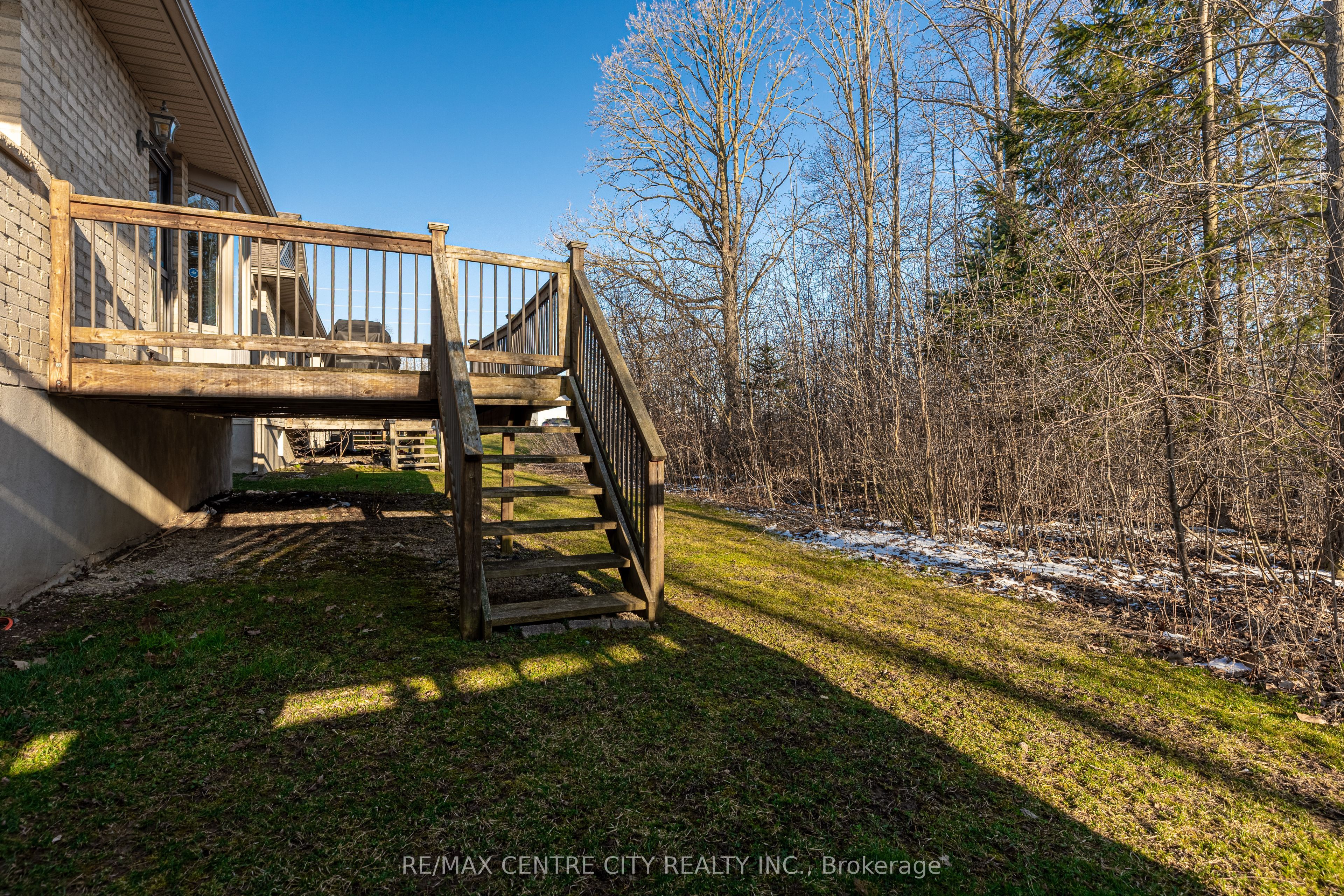 #3 - 410 Burwell Road Property Photo 23