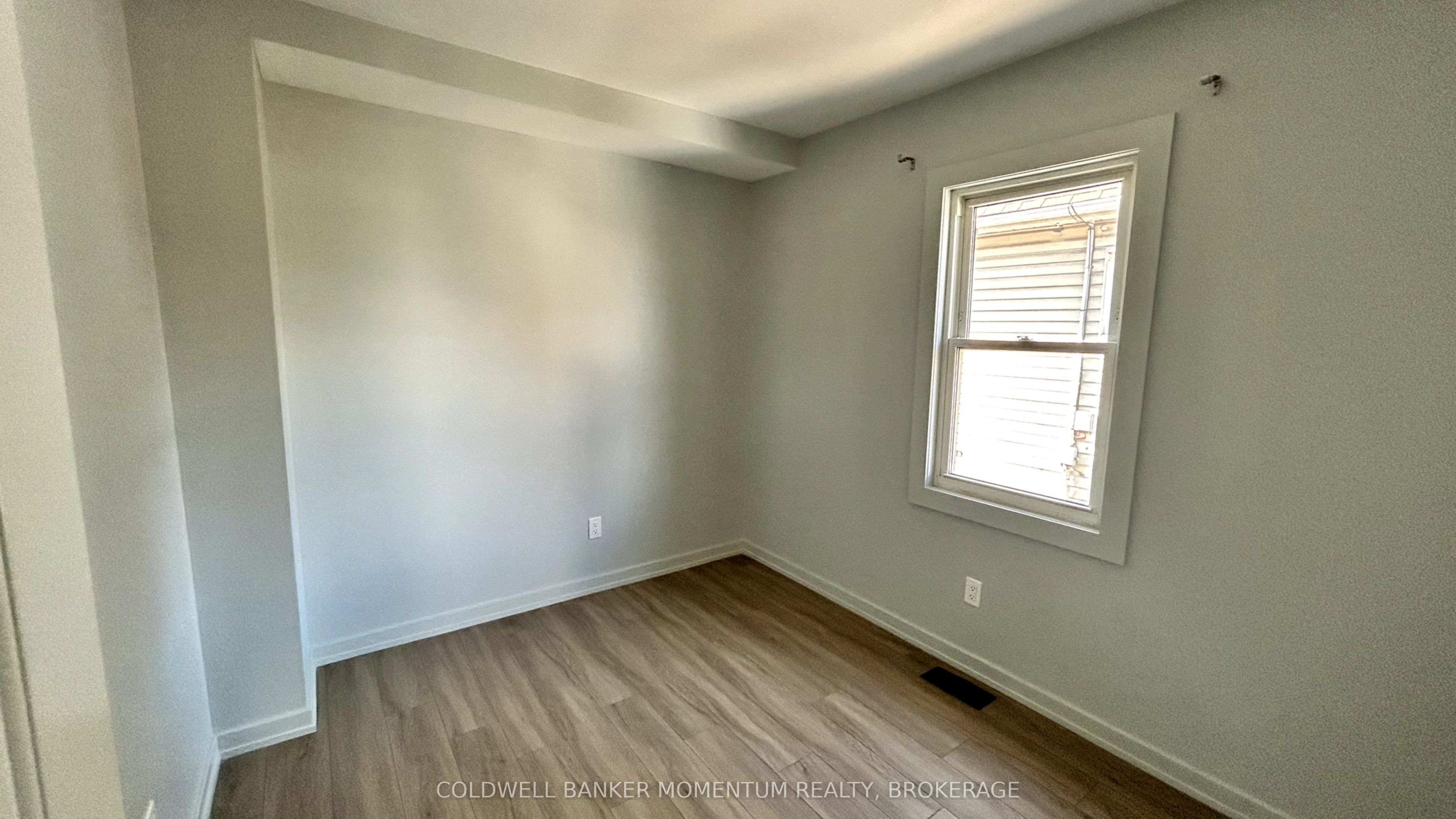 366 Carlton Street Property Photo 6