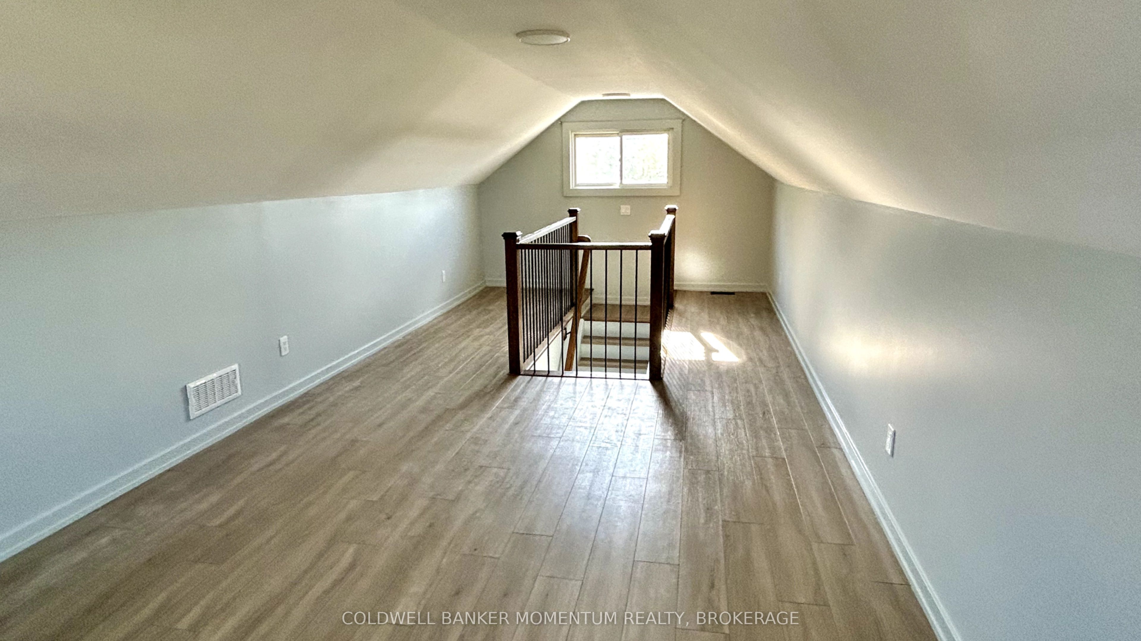 366 Carlton Street Property Photo 8