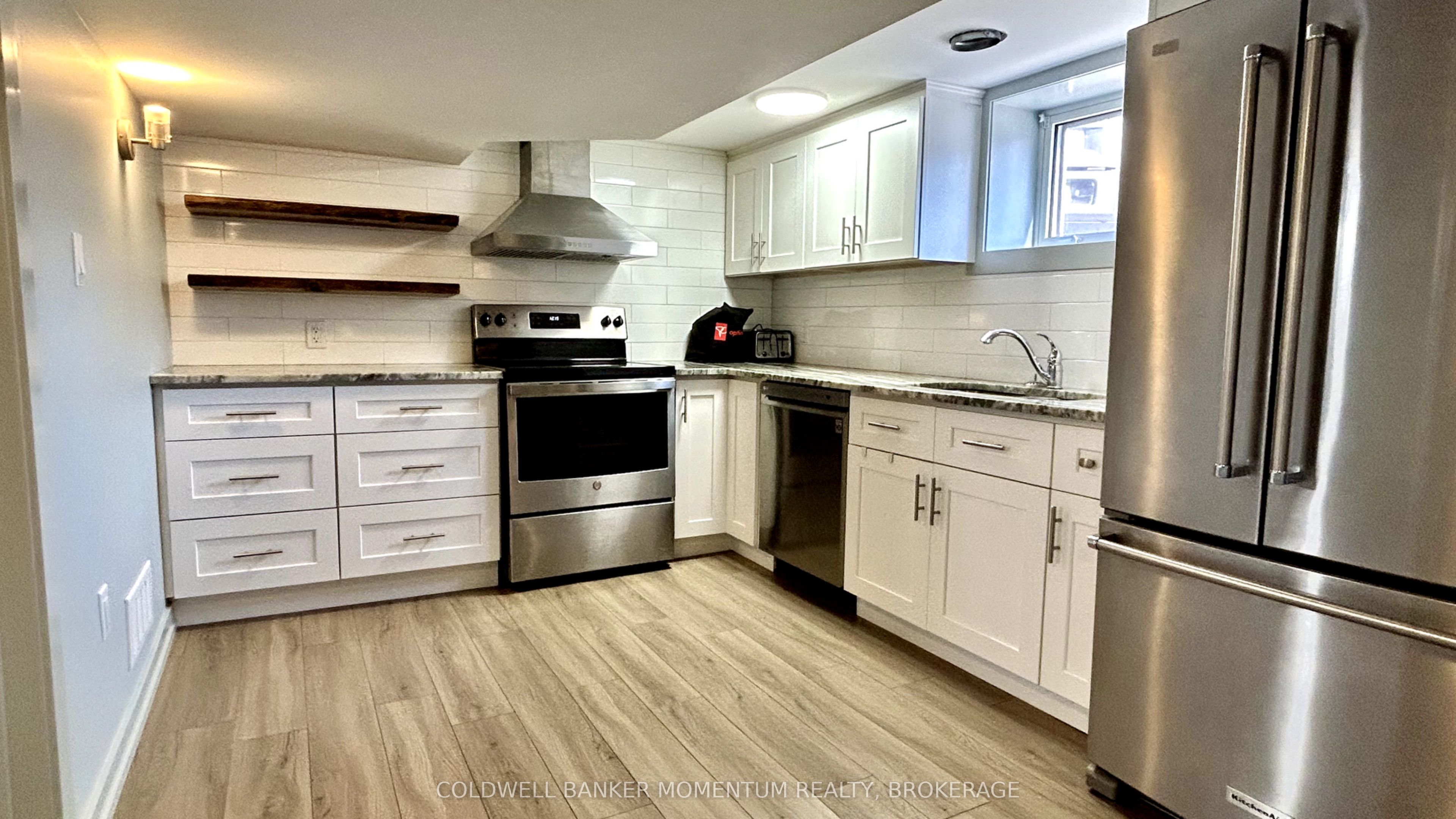 366 Carlton Street Property Photo 9
