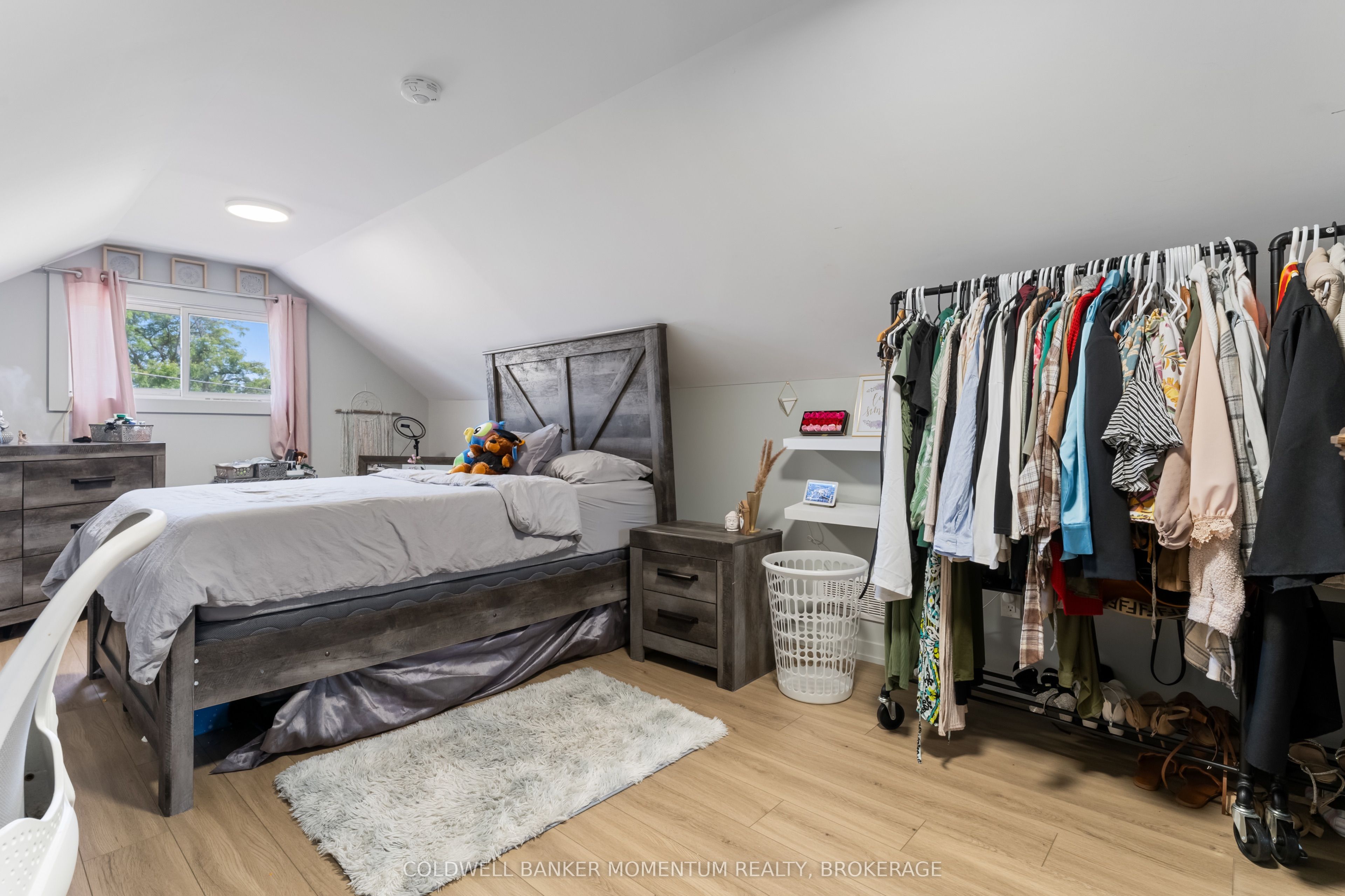 366 Carlton Street Property Photo 28