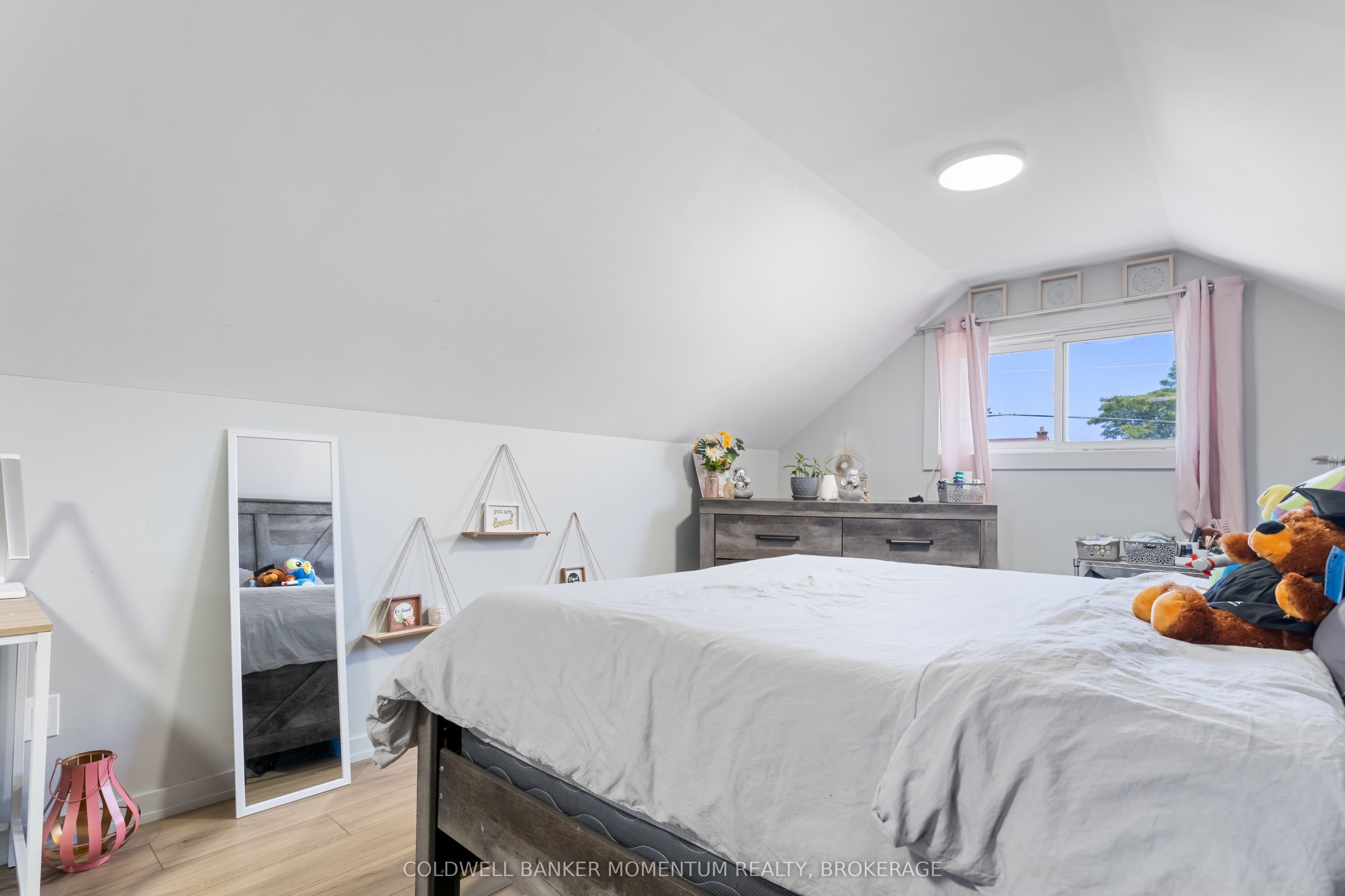 366 Carlton Street Property Photo 30