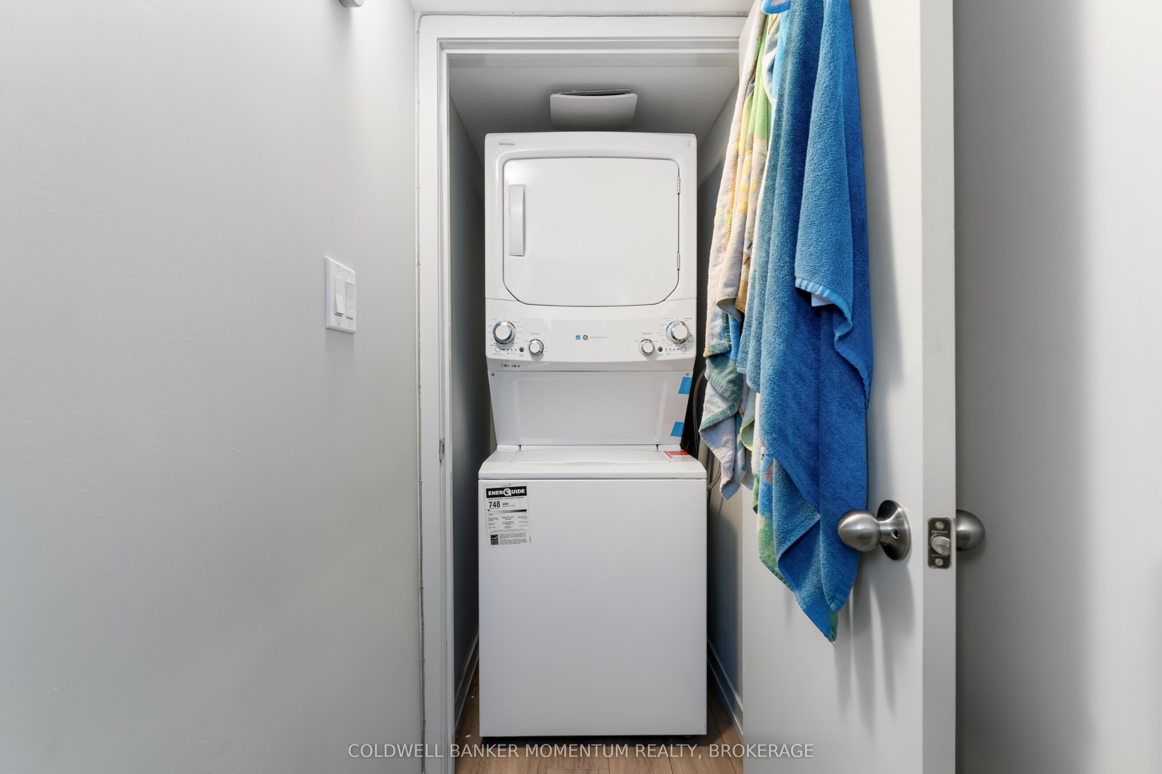366 Carlton Street Property Photo 37