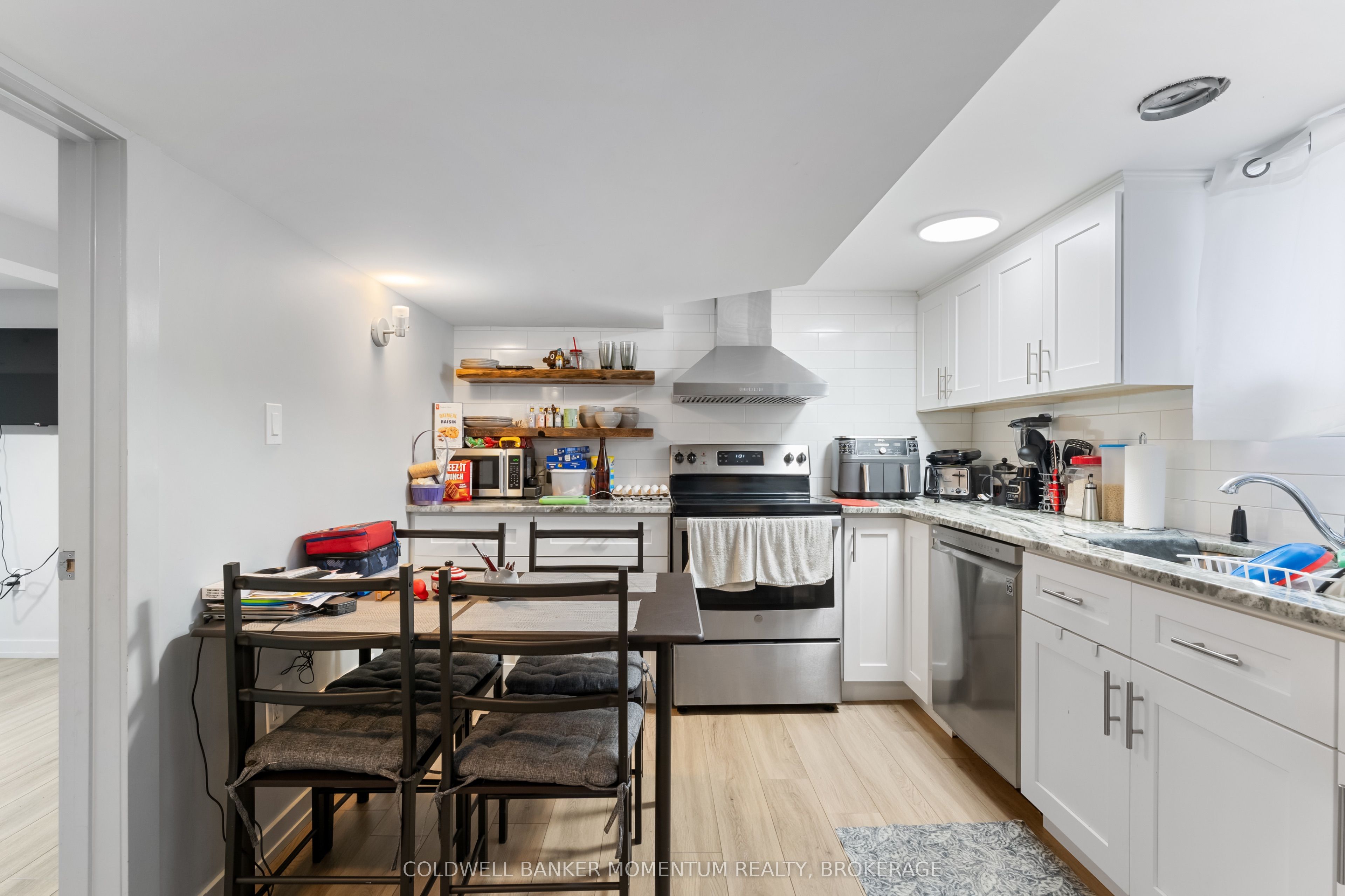 366 Carlton Street Property Photo 40