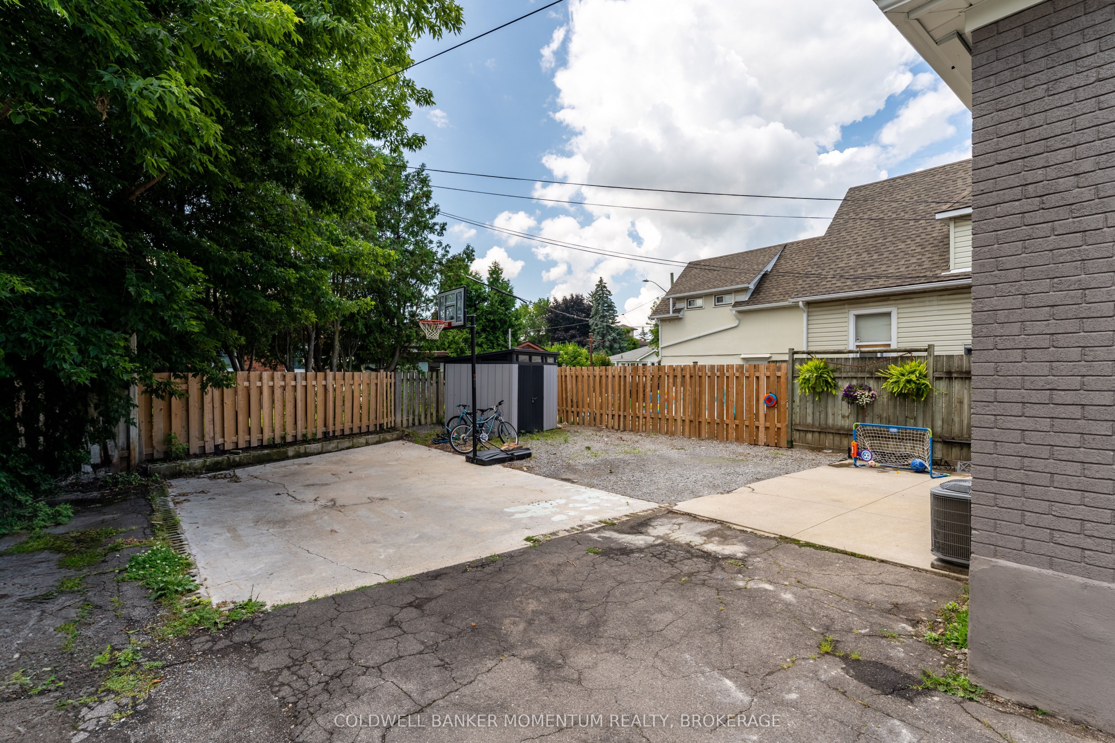 366 Carlton Street Property Photo 47