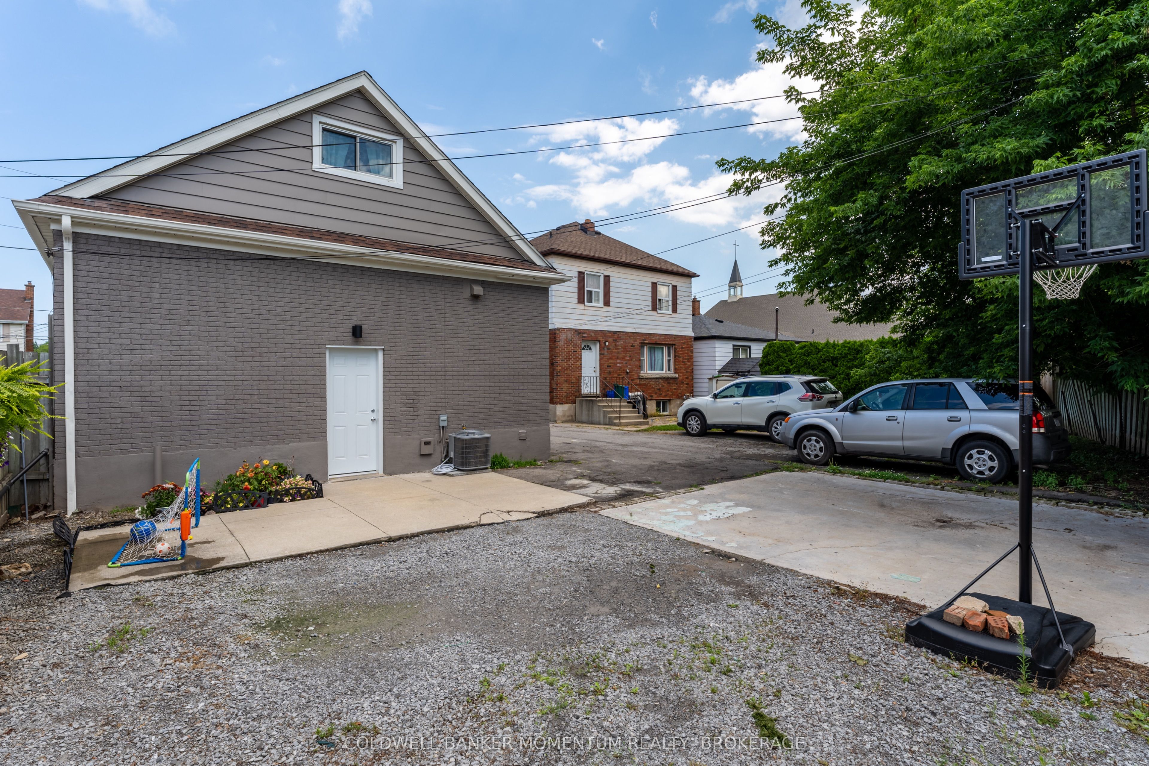366 Carlton Street Property Photo 50