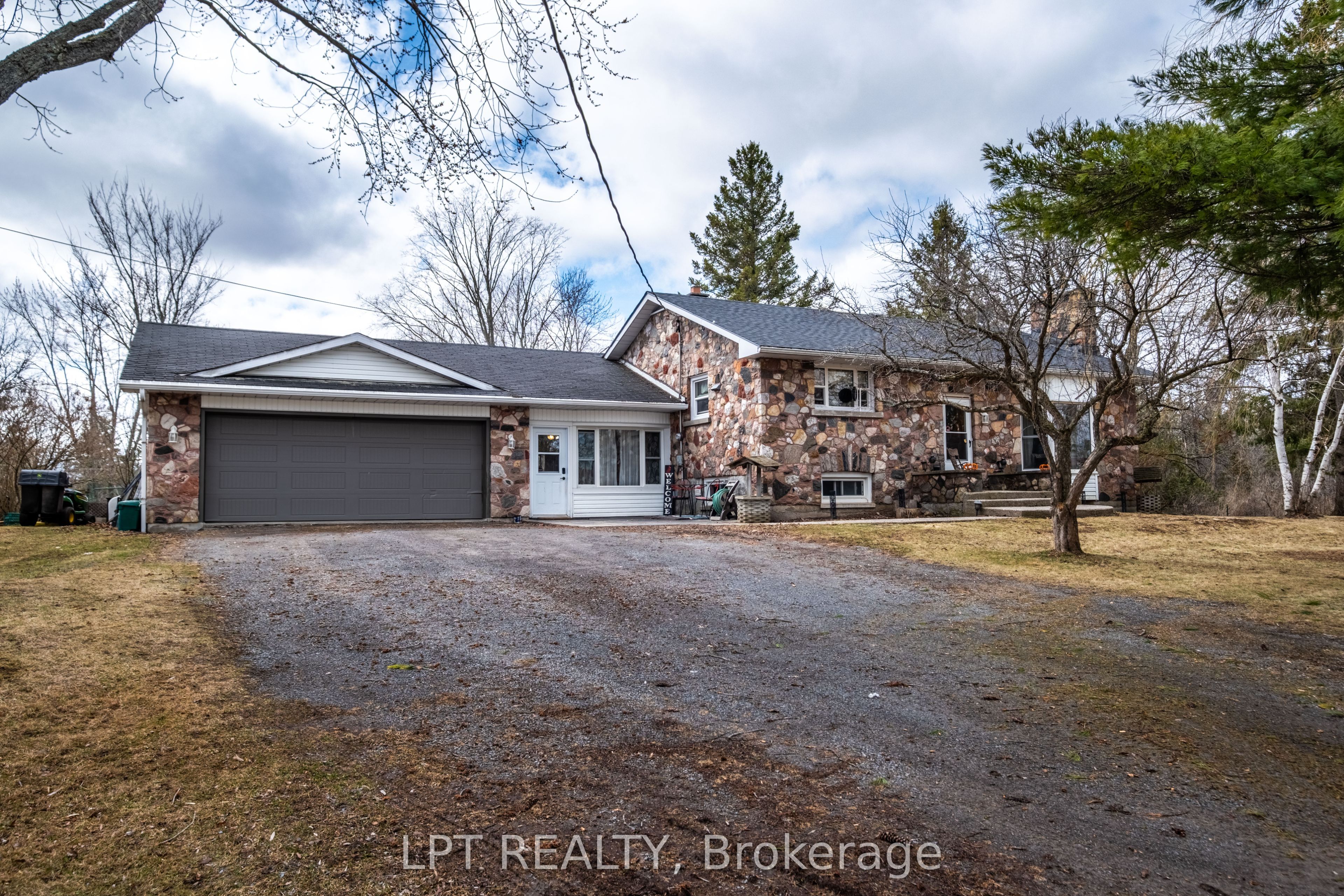 3939 Howes Road Property Photo 1