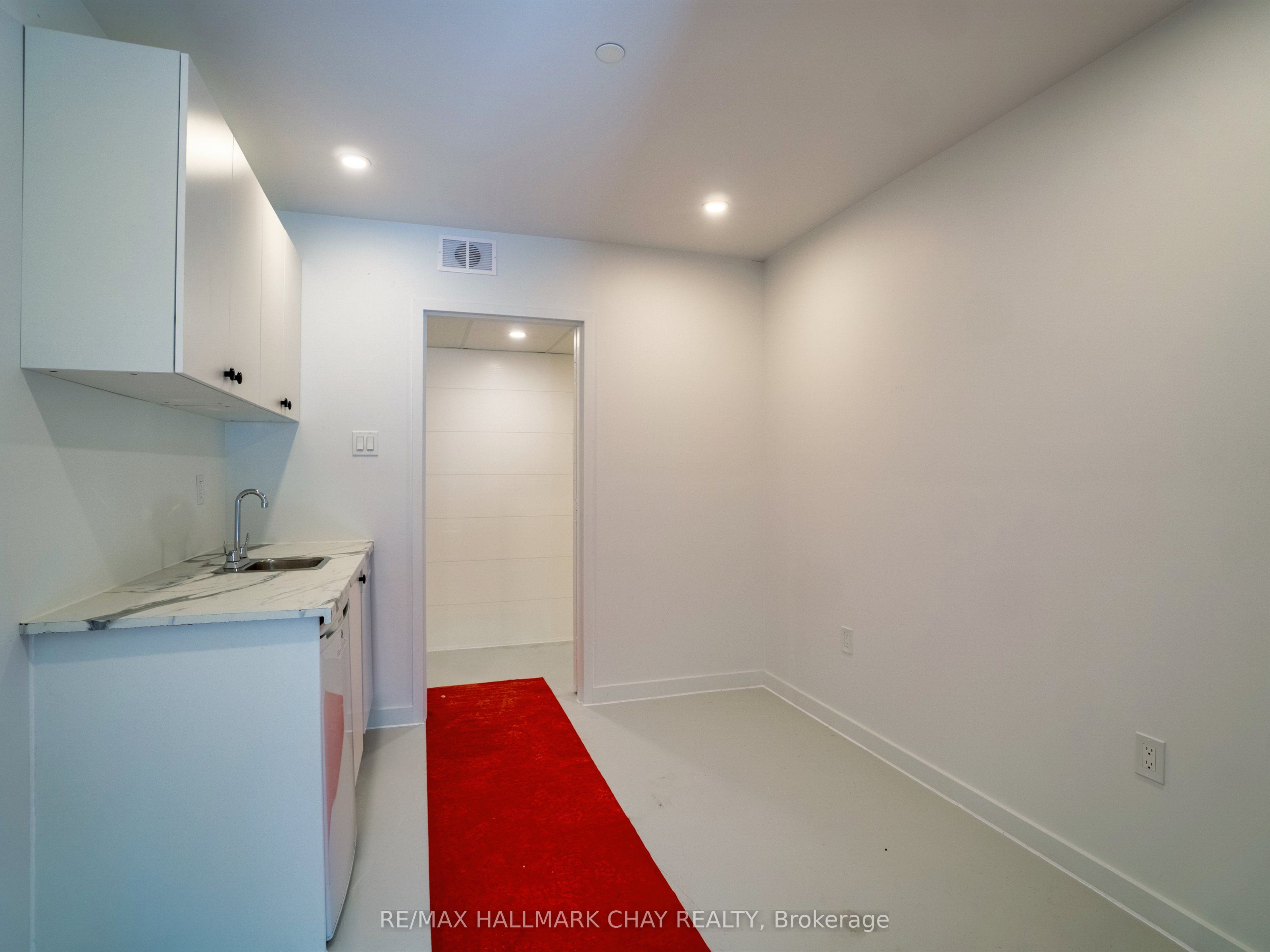 10 Commerce Court Property Photo 5