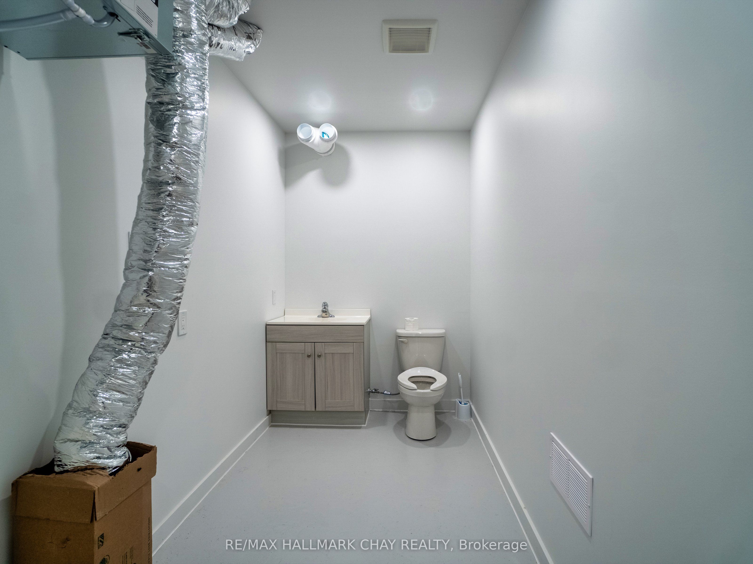 10 Commerce Court Property Photo 6