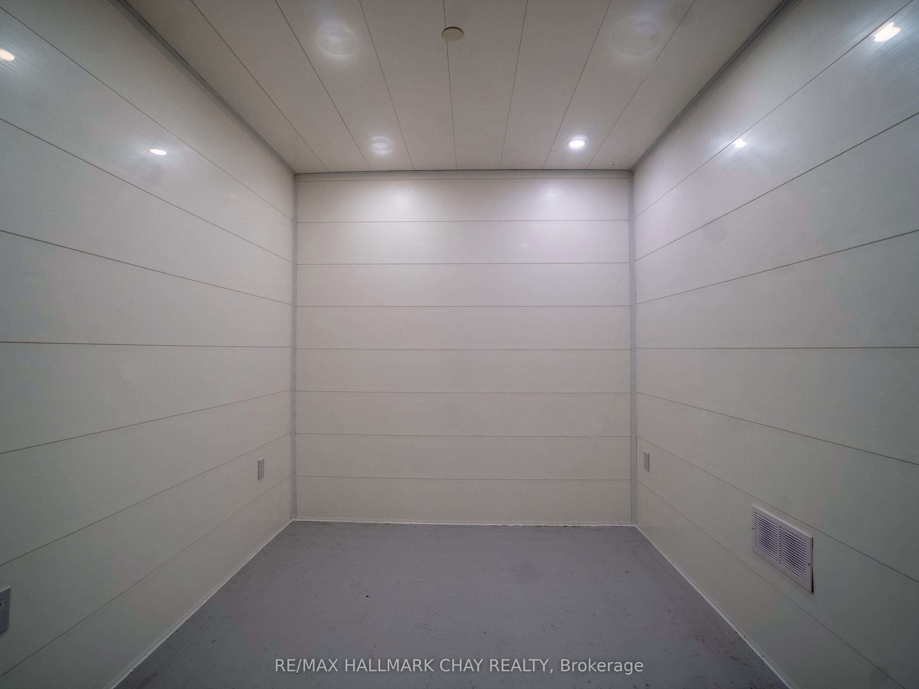 10 Commerce Court Property Photo 9