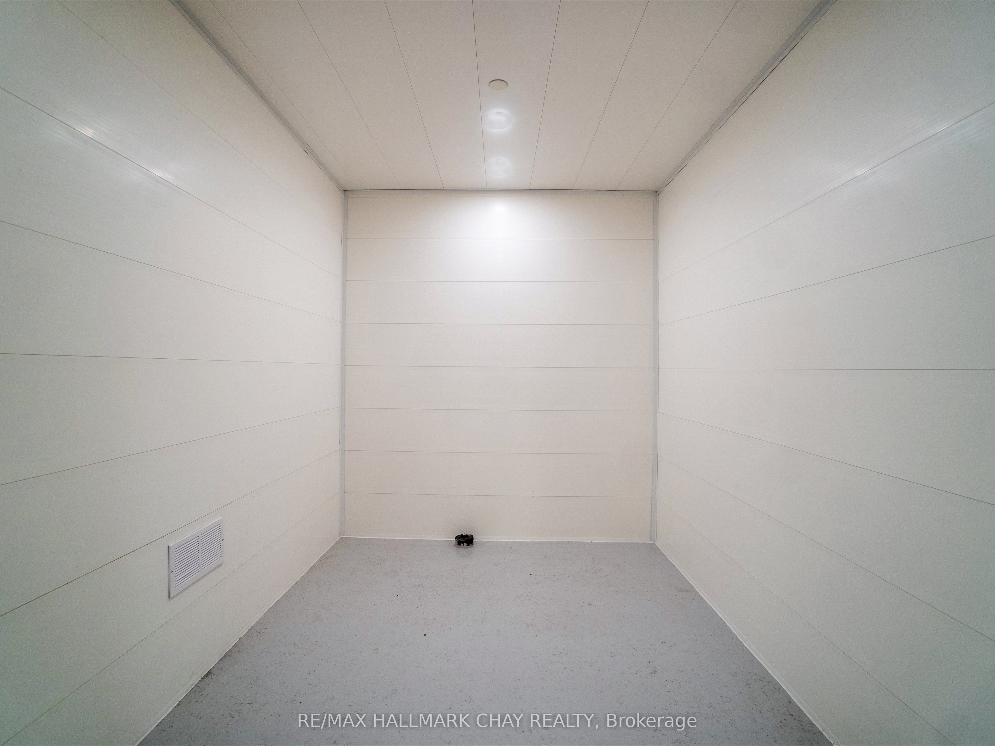 10 Commerce Court Property Photo 12
