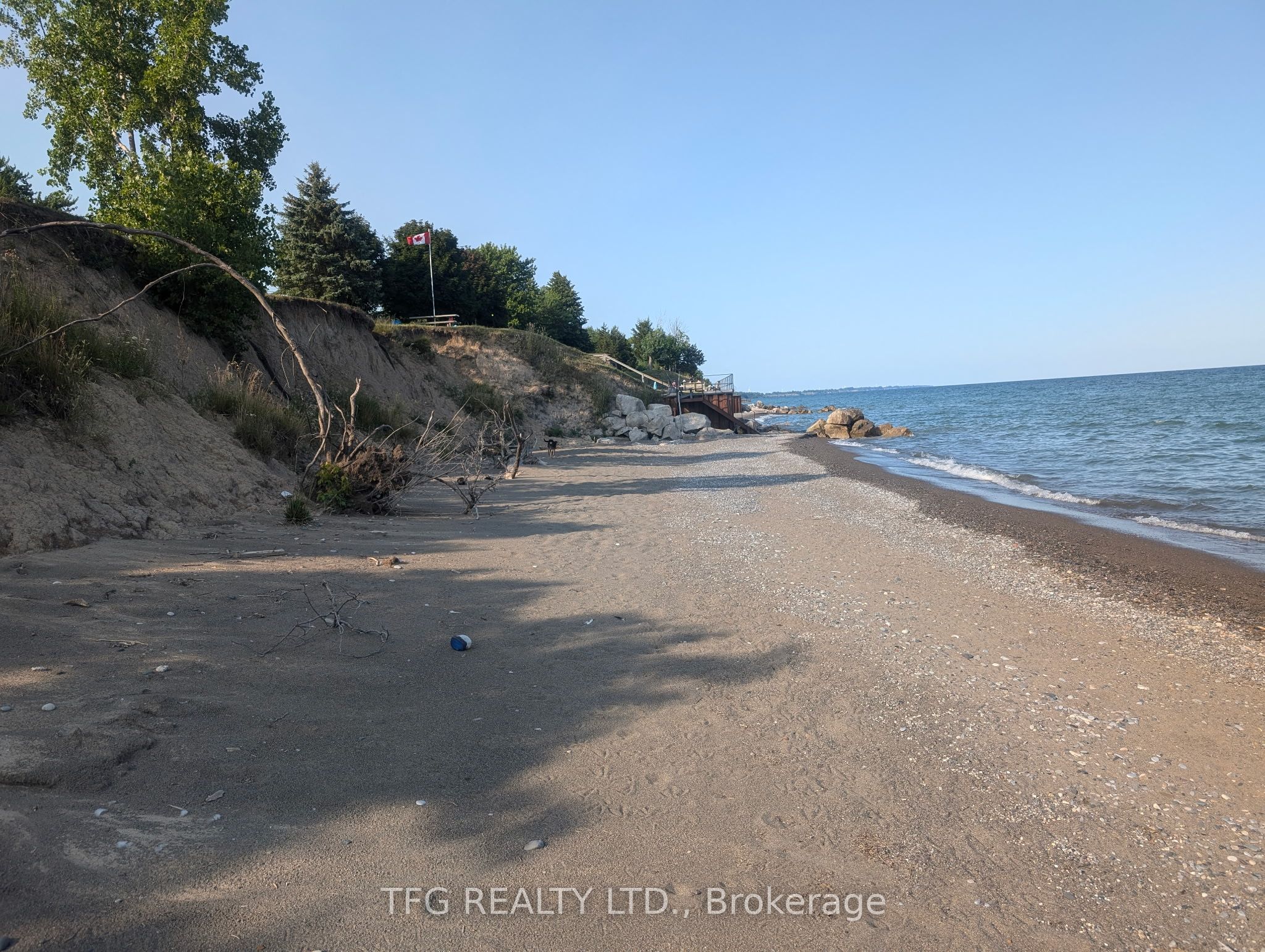 888 Hiawatha Beach Property Photo 2