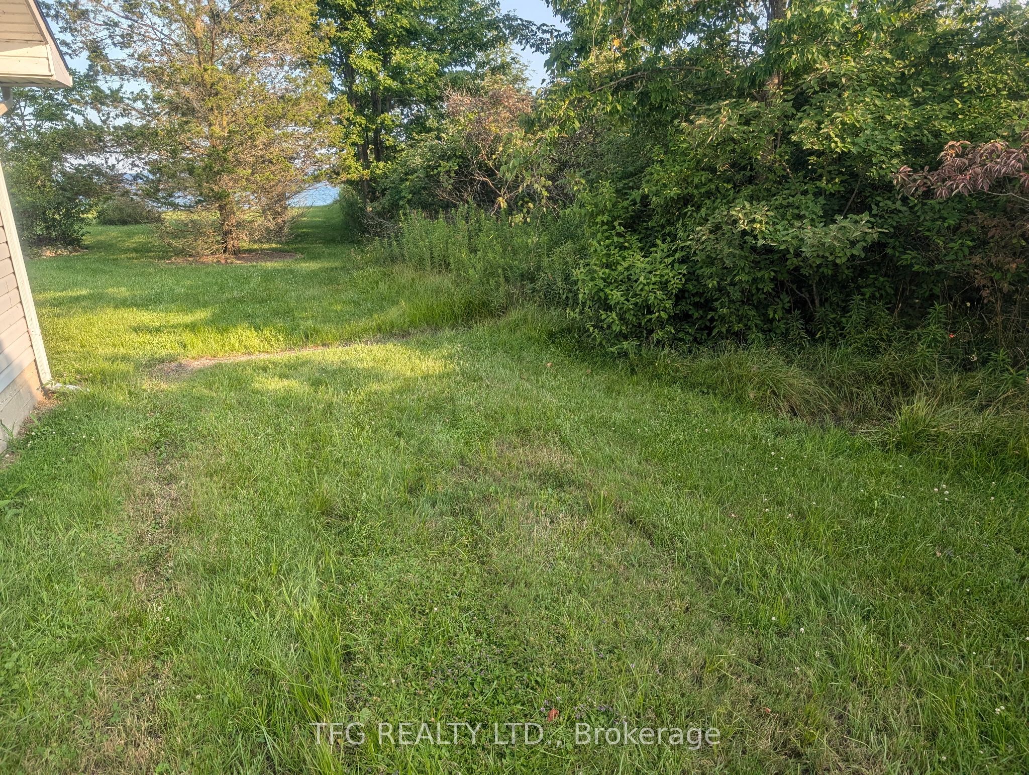 888 Hiawatha Beach Property Photo 8