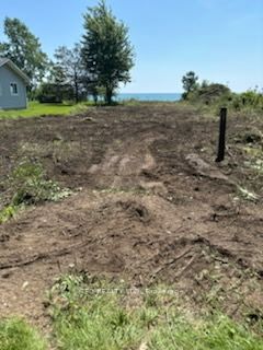 888 Hiawatha Beach Property Photo 11
