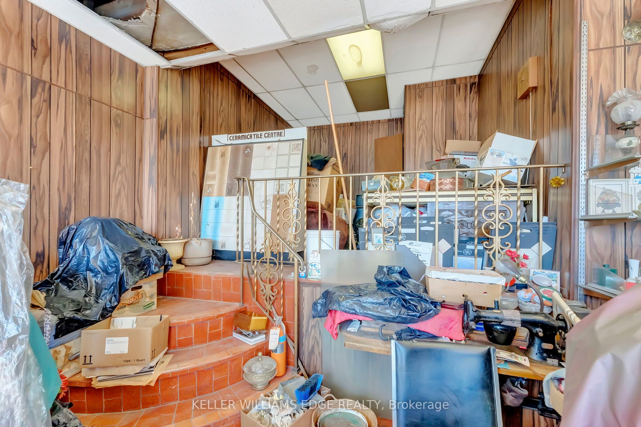 893 Barton Street Property Photo 6