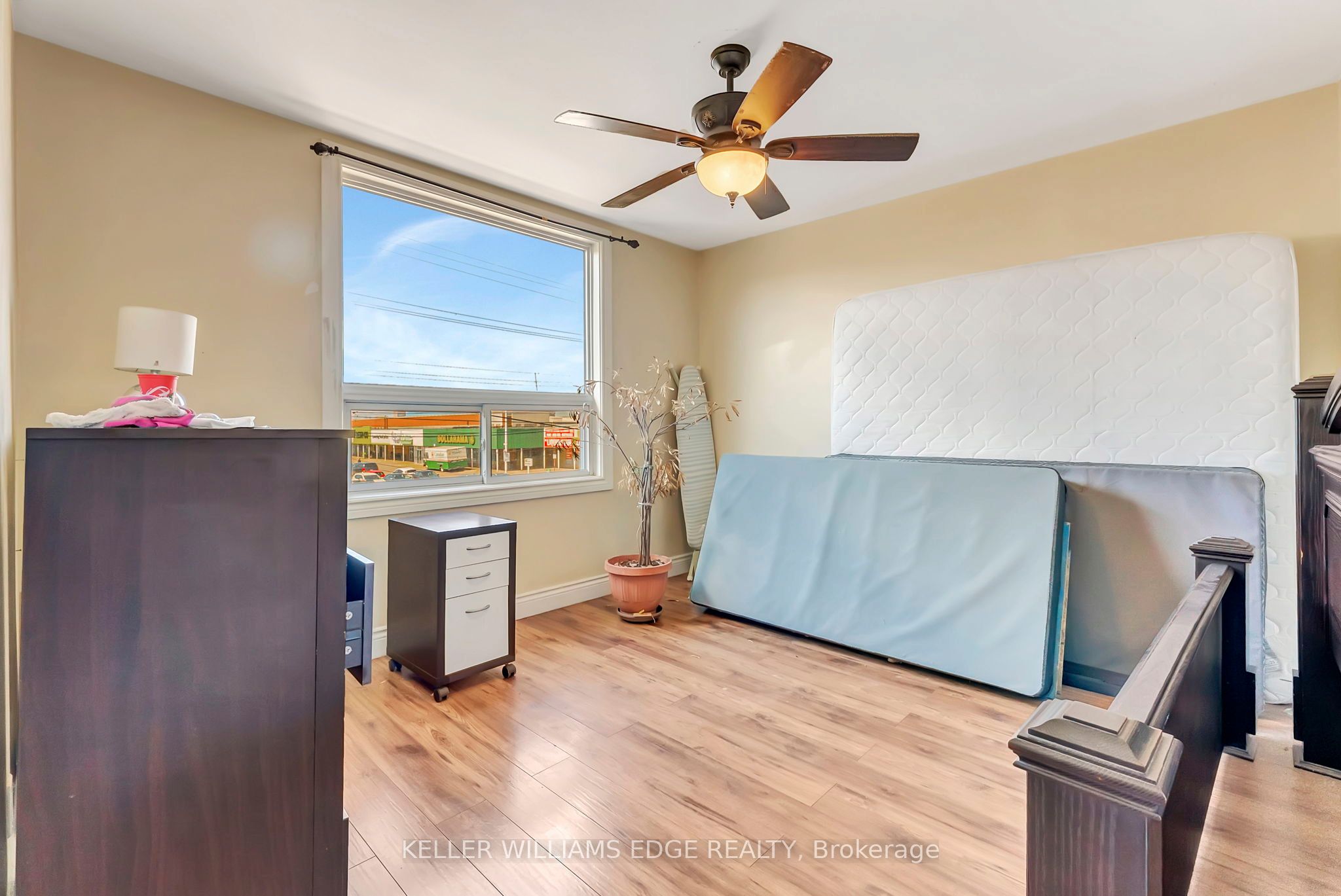 893 Barton Street Property Photo 19