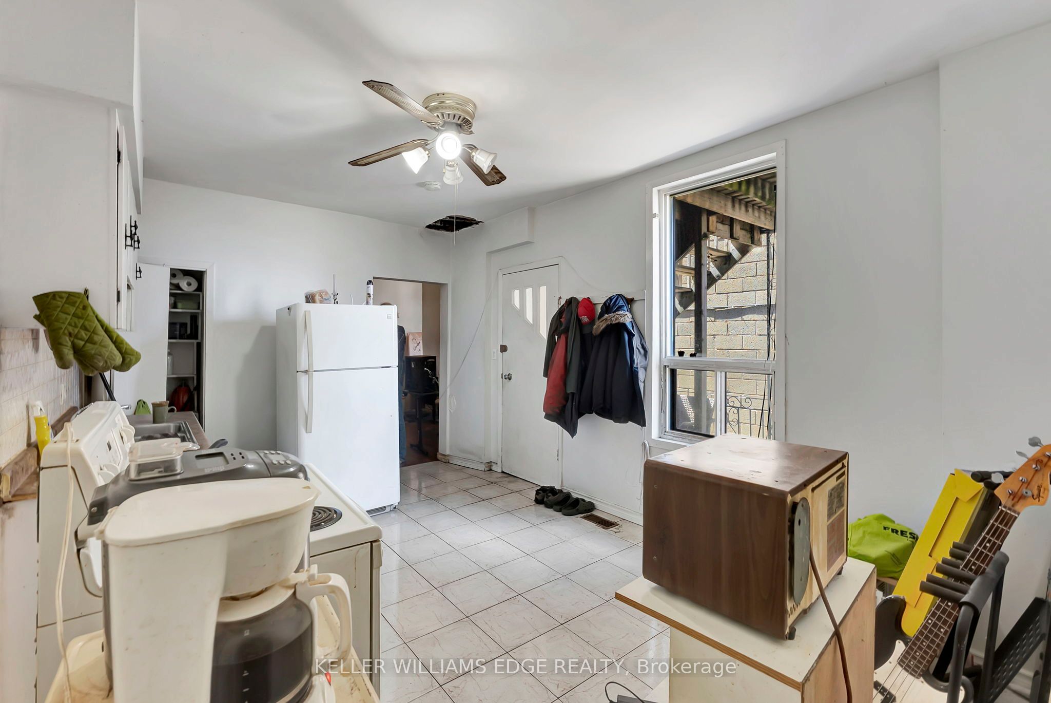 893 Barton Street Property Photo 31