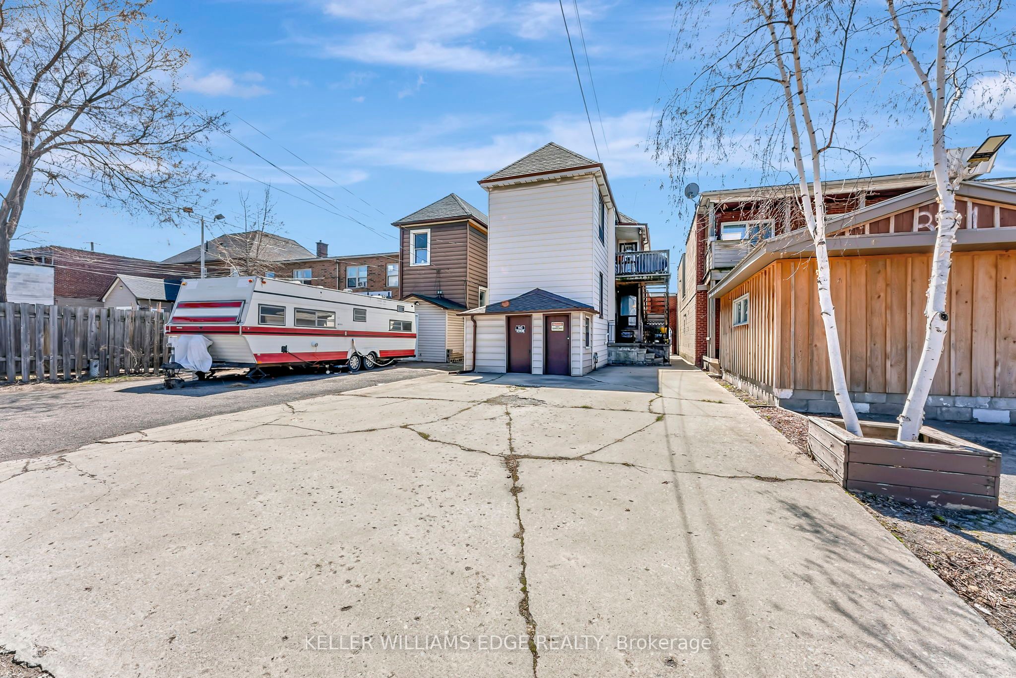 893 Barton Street Property Photo 37