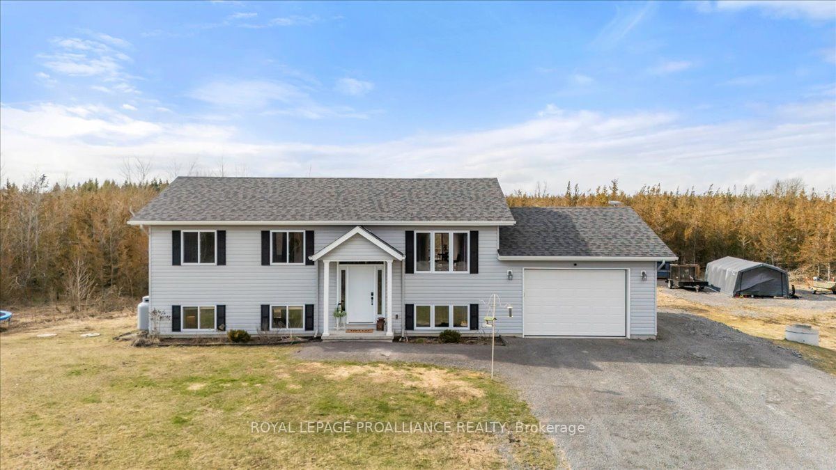 733 Callaghan Road Property Photo