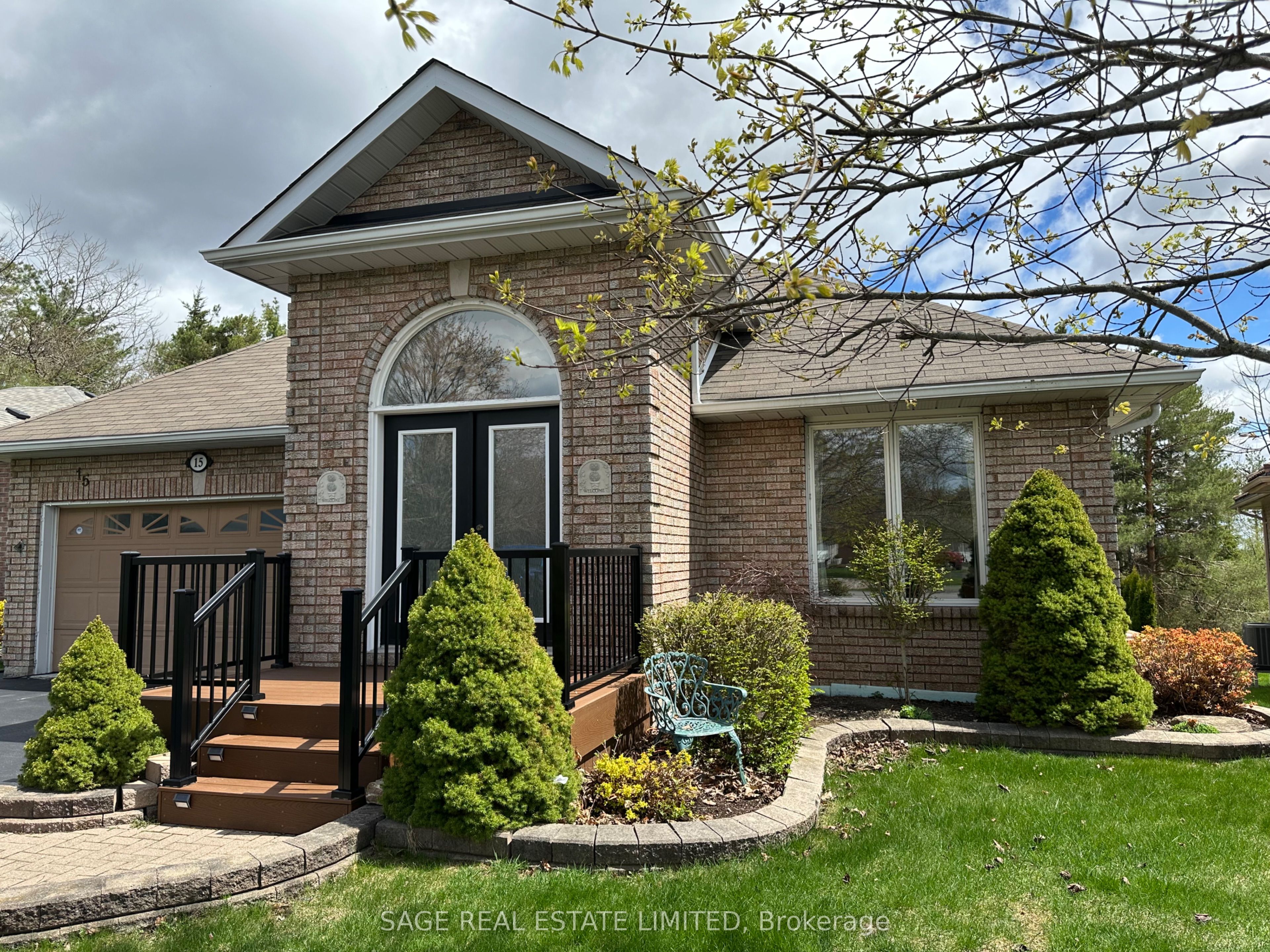 15 Hillview Dr Property Photo