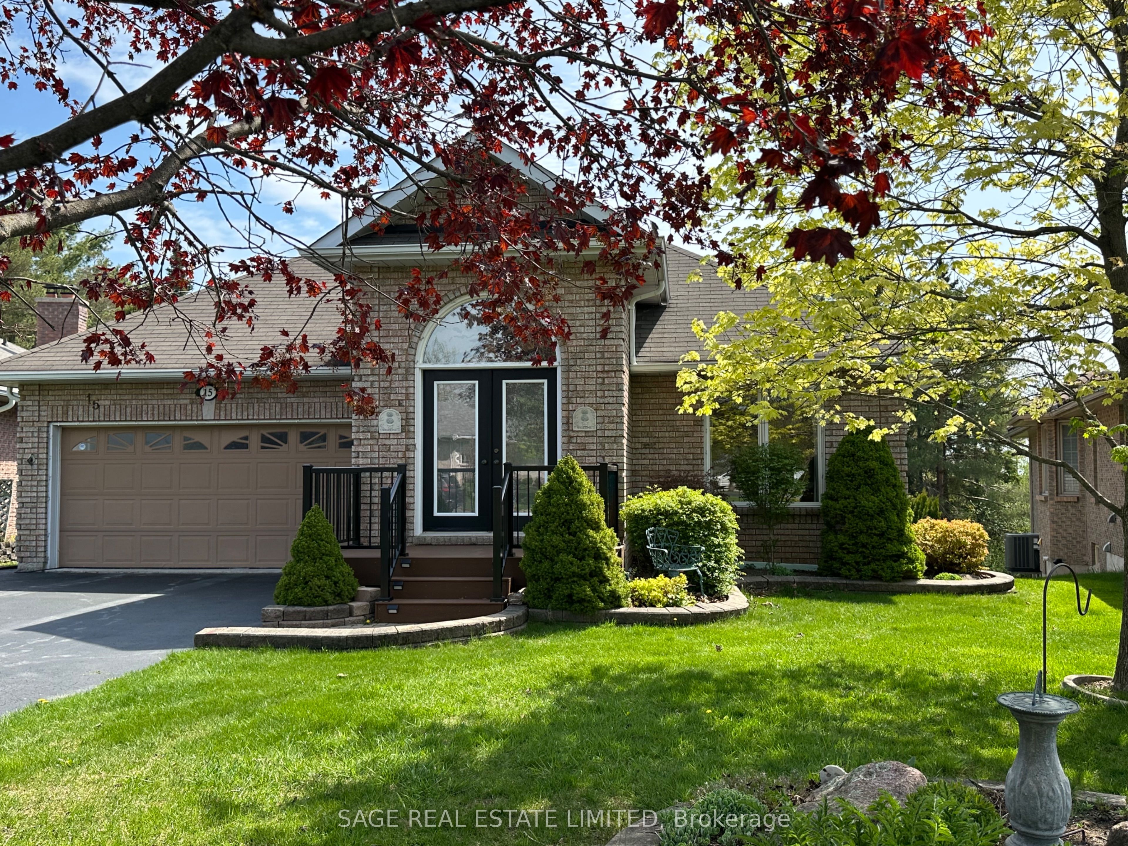 15 Hillview Drive Property Photo 1