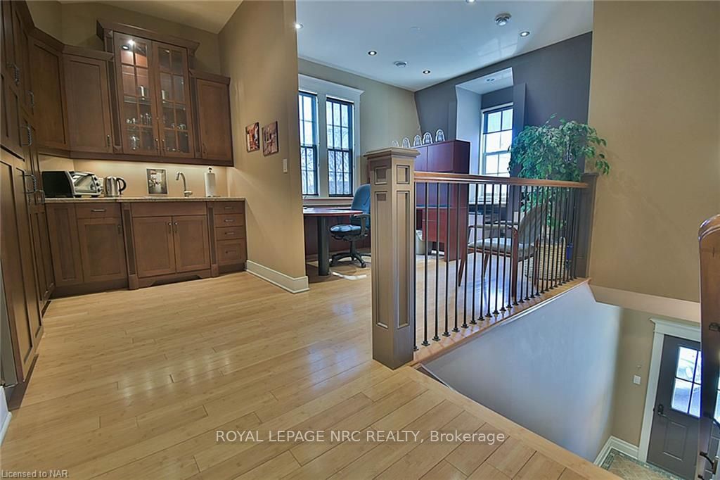 #3 - 128 Lake Street Property Photo 3