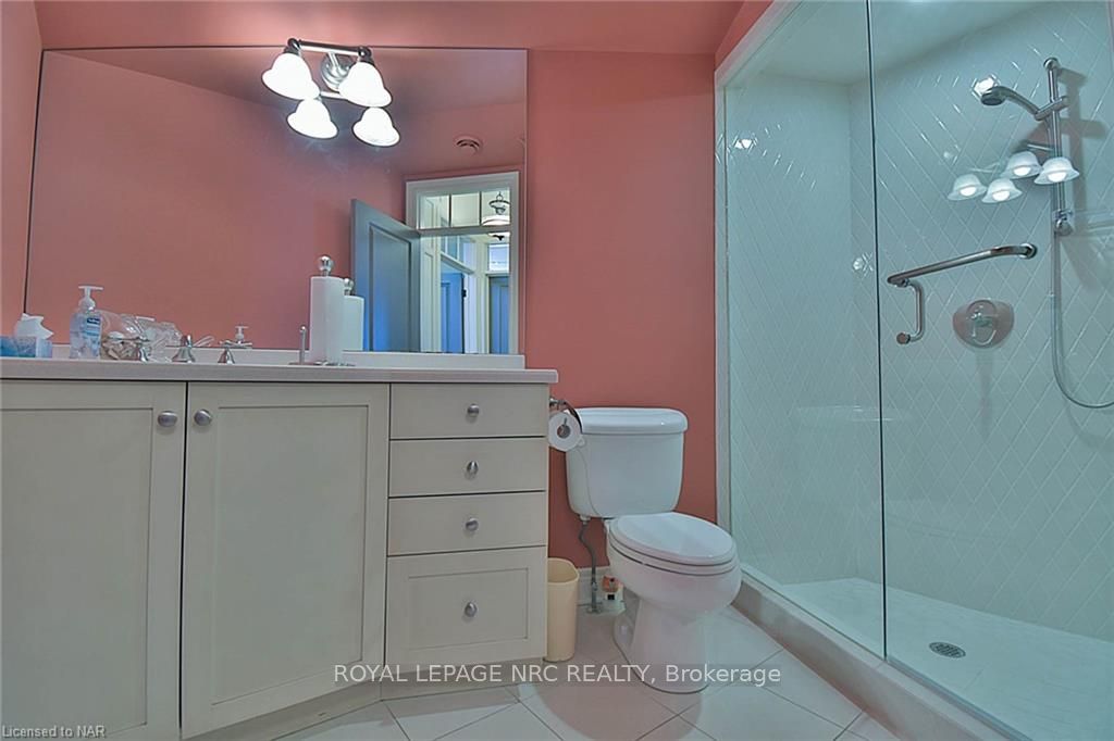 #3 - 128 Lake Street Property Photo 7