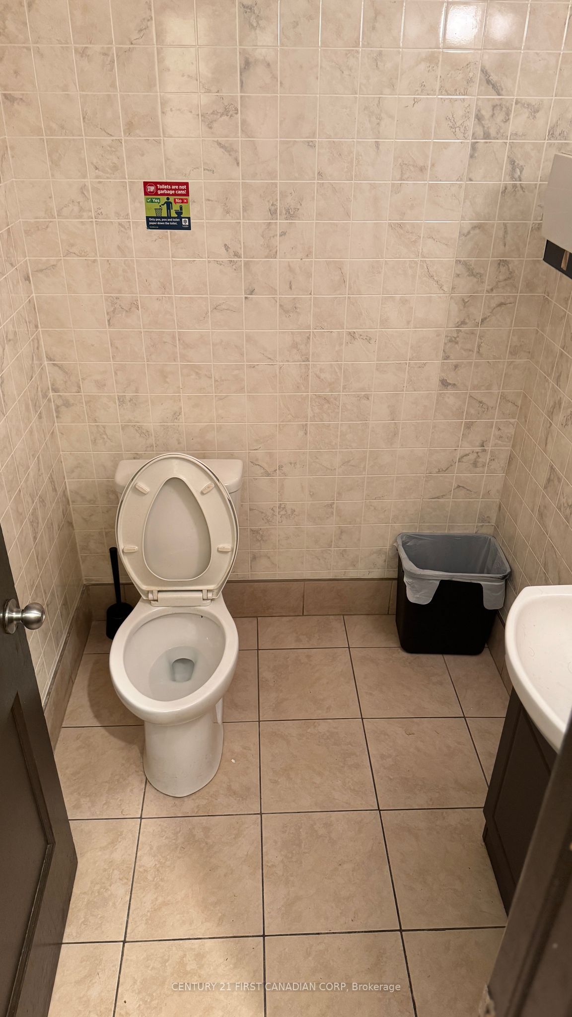 346 Richmond Street Property Photo 7