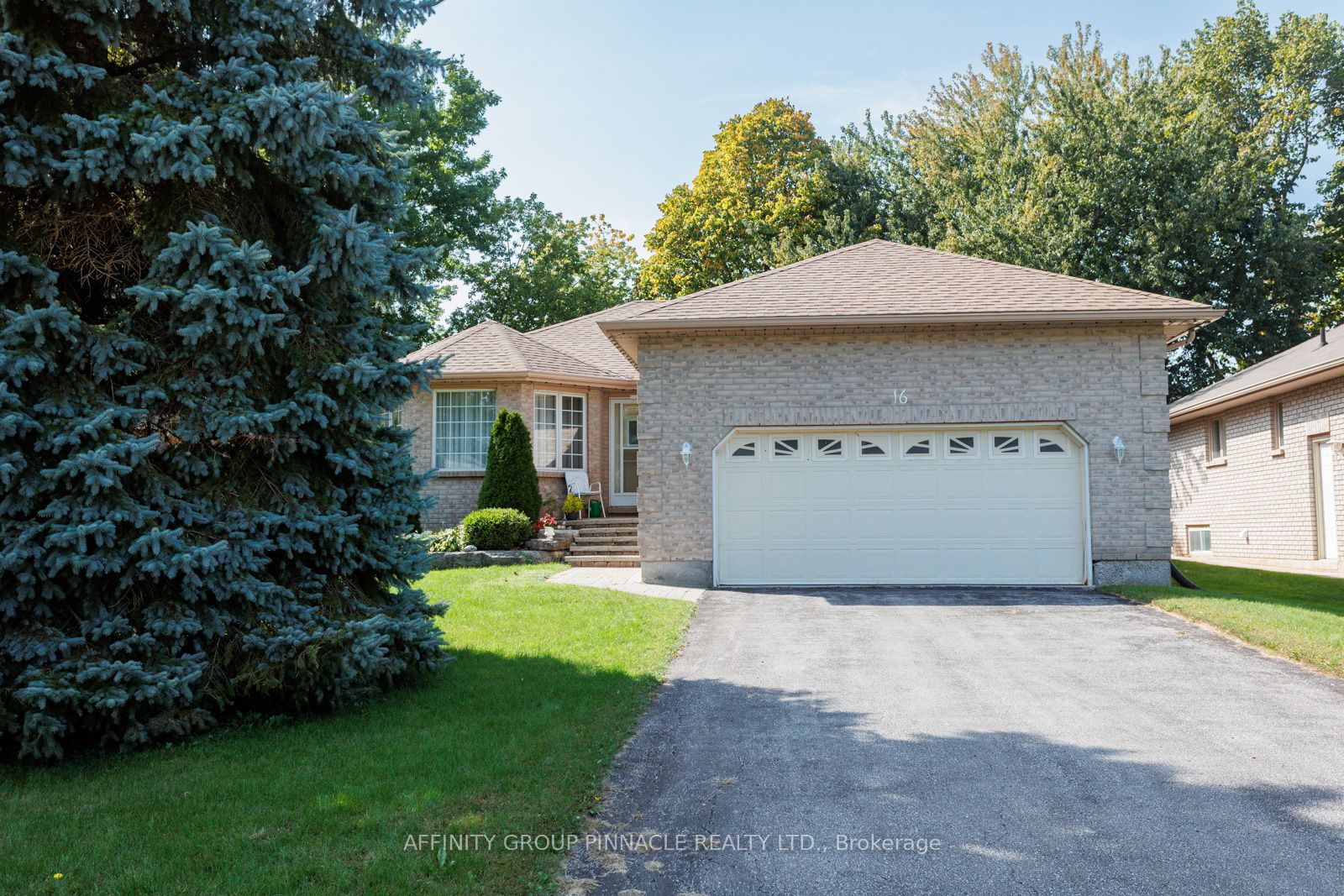 16 Hillview Drive Property Photo