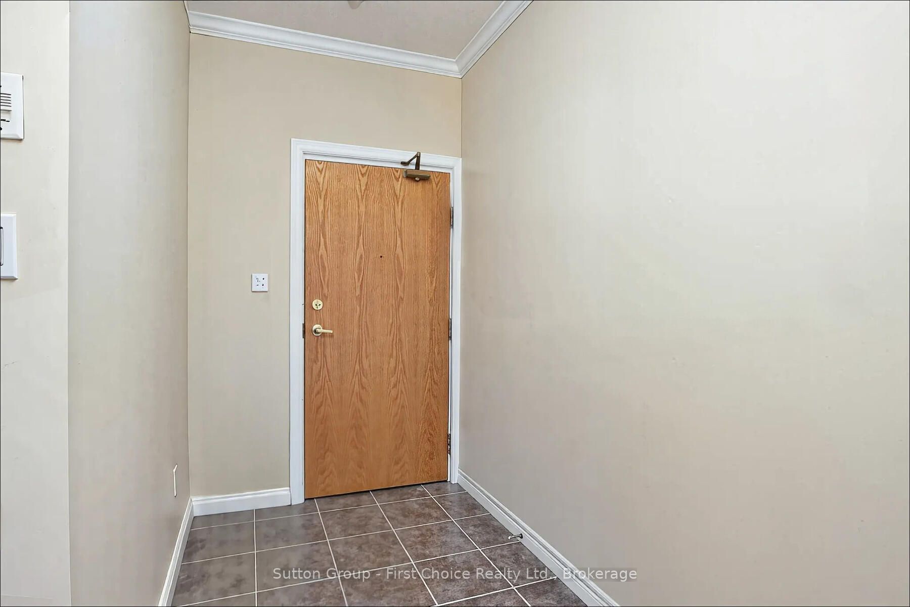 160 Romeo Street 504 Property Photo 3