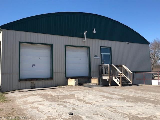 #18 - 910 High Street Property Photo 2