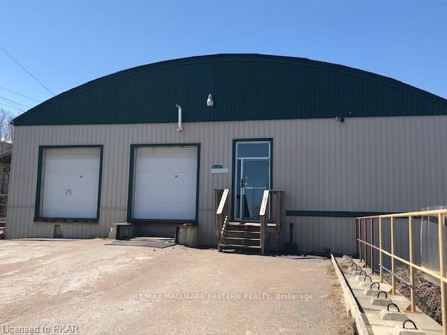 #18 - 910 High Street Property Photo 3