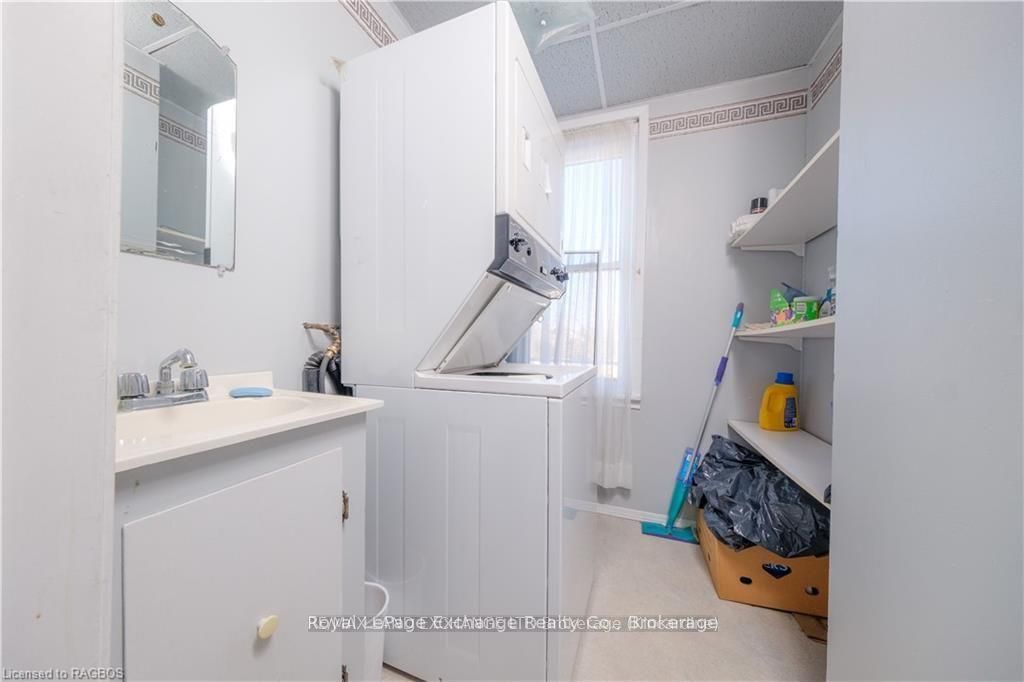 247 Broadway Street Property Photo 26
