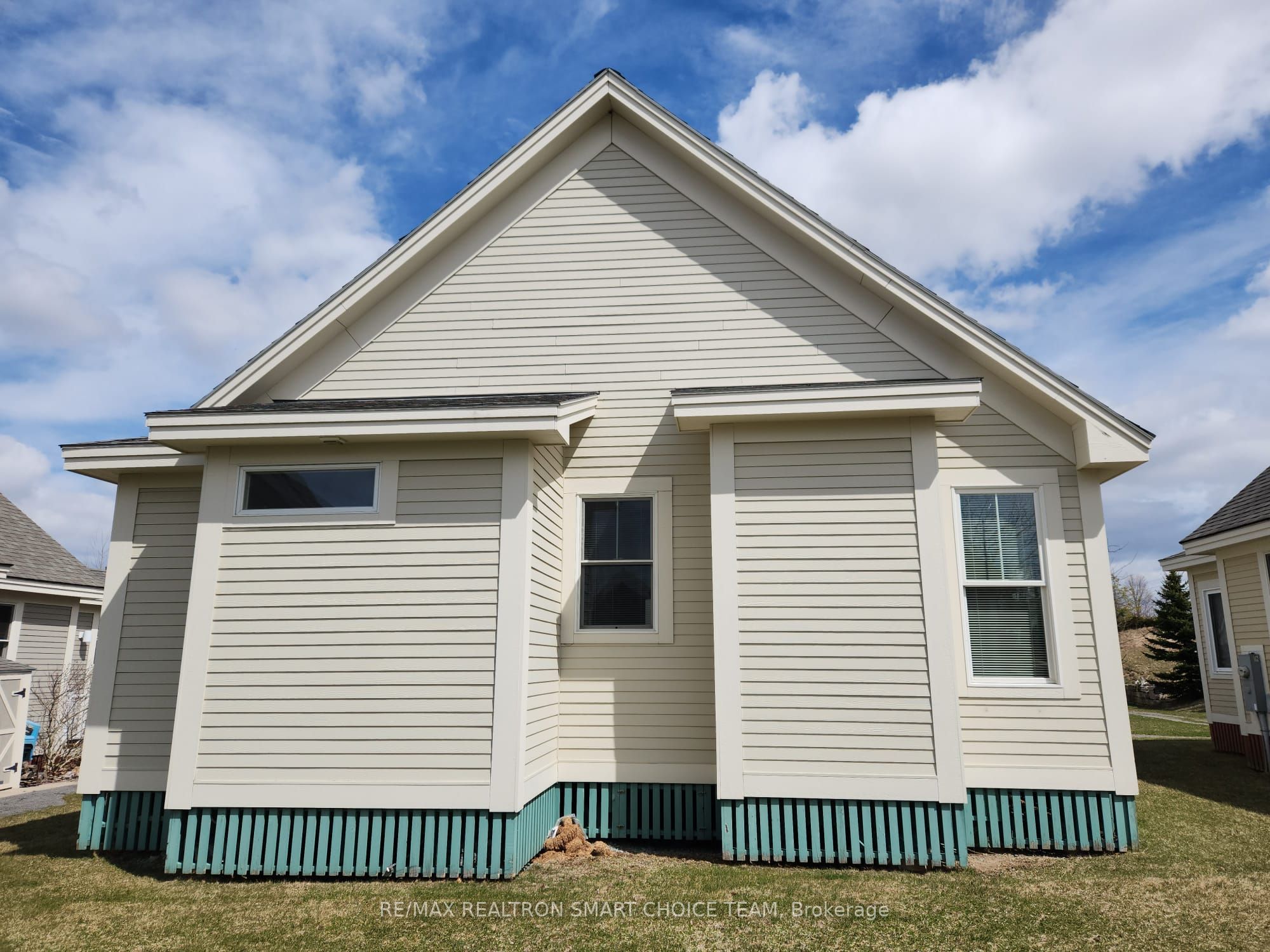 18 Meadow View Lane Property Photo 3