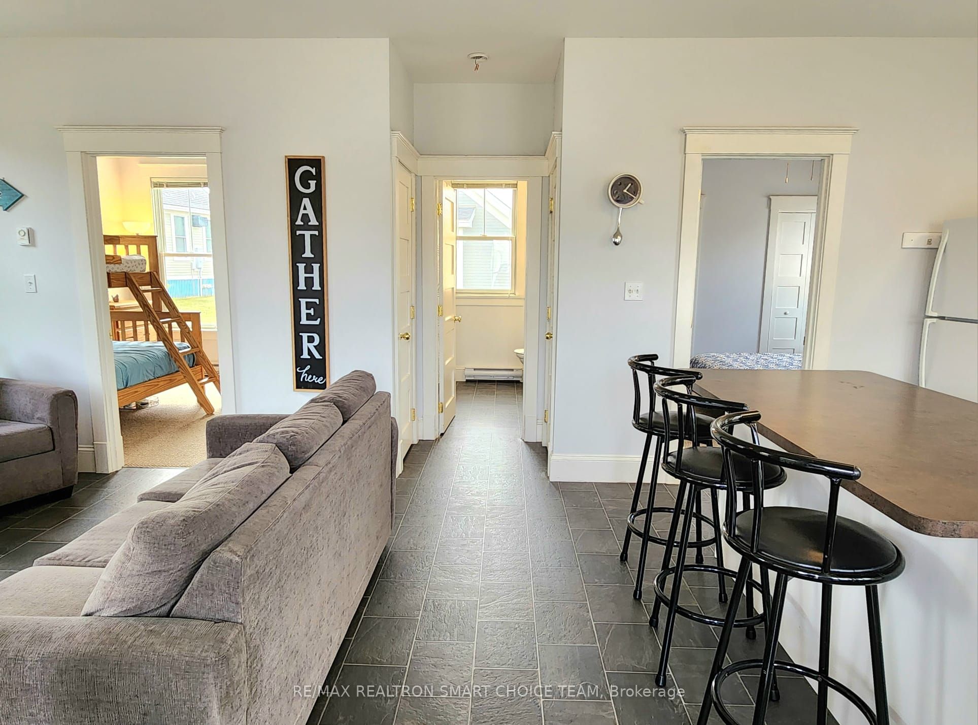 18 Meadow View Lane Property Photo 6