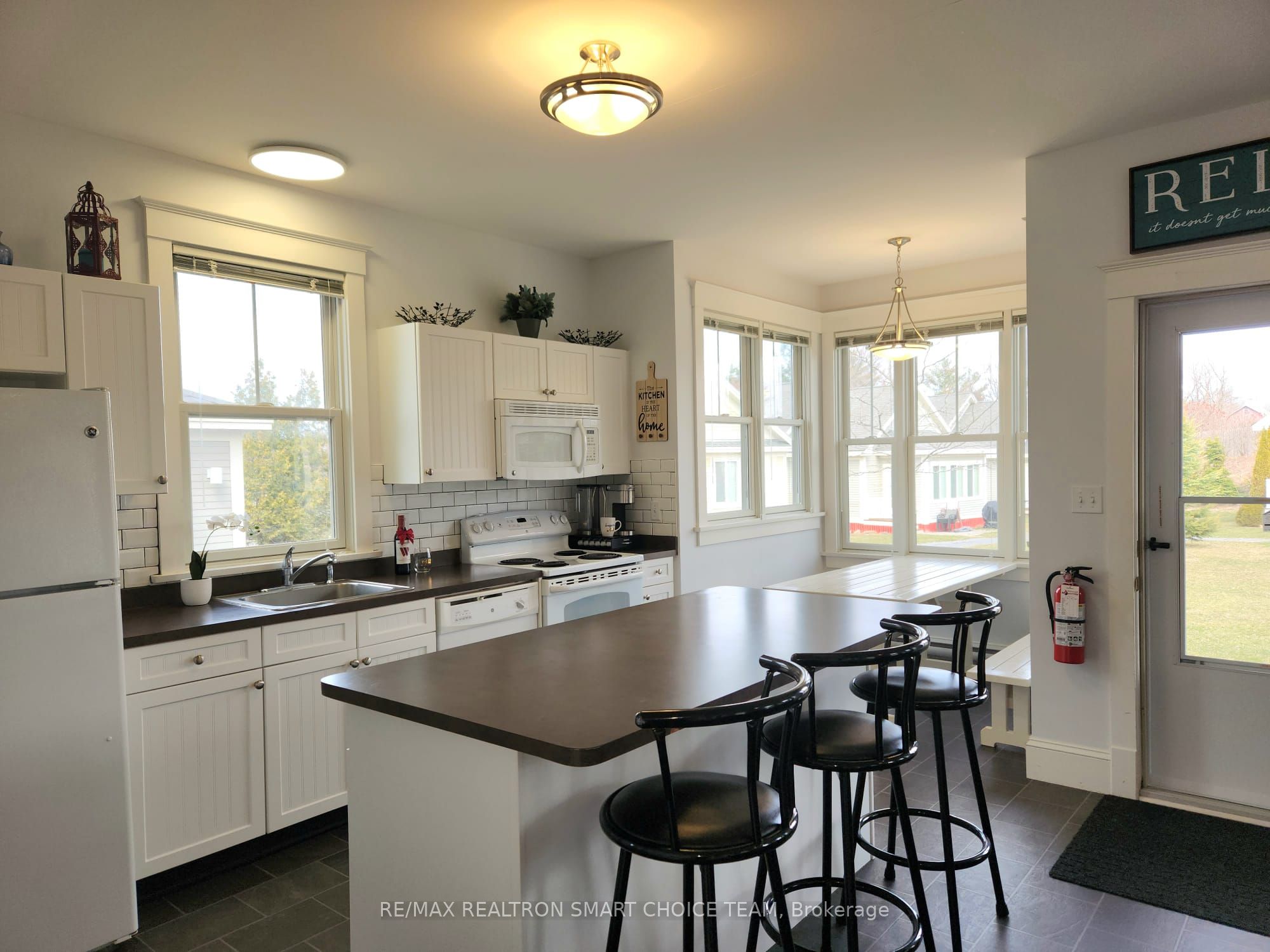 18 Meadow View Lane Property Photo 10