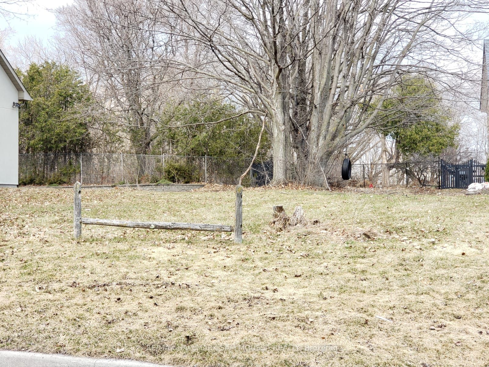 #b - 33 Melville Drive Property Photo 1