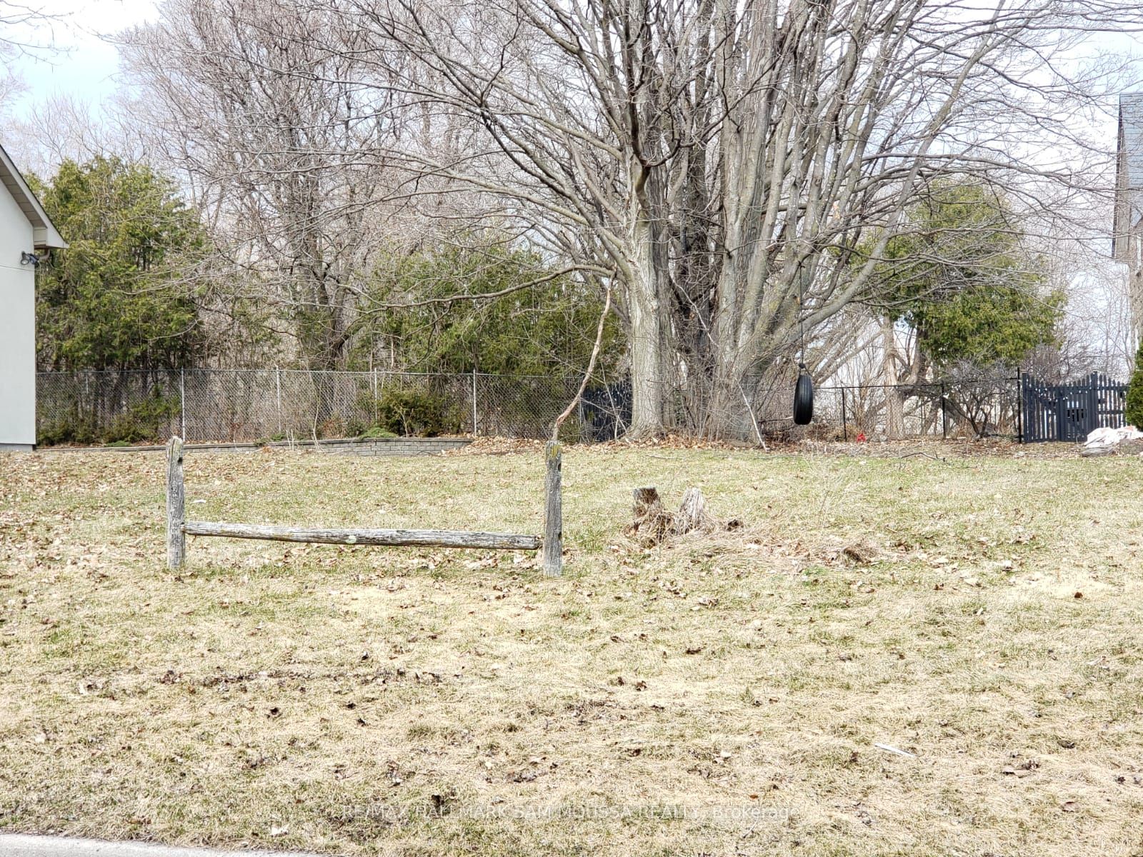 #b - 33 Melville Drive Property Photo 2