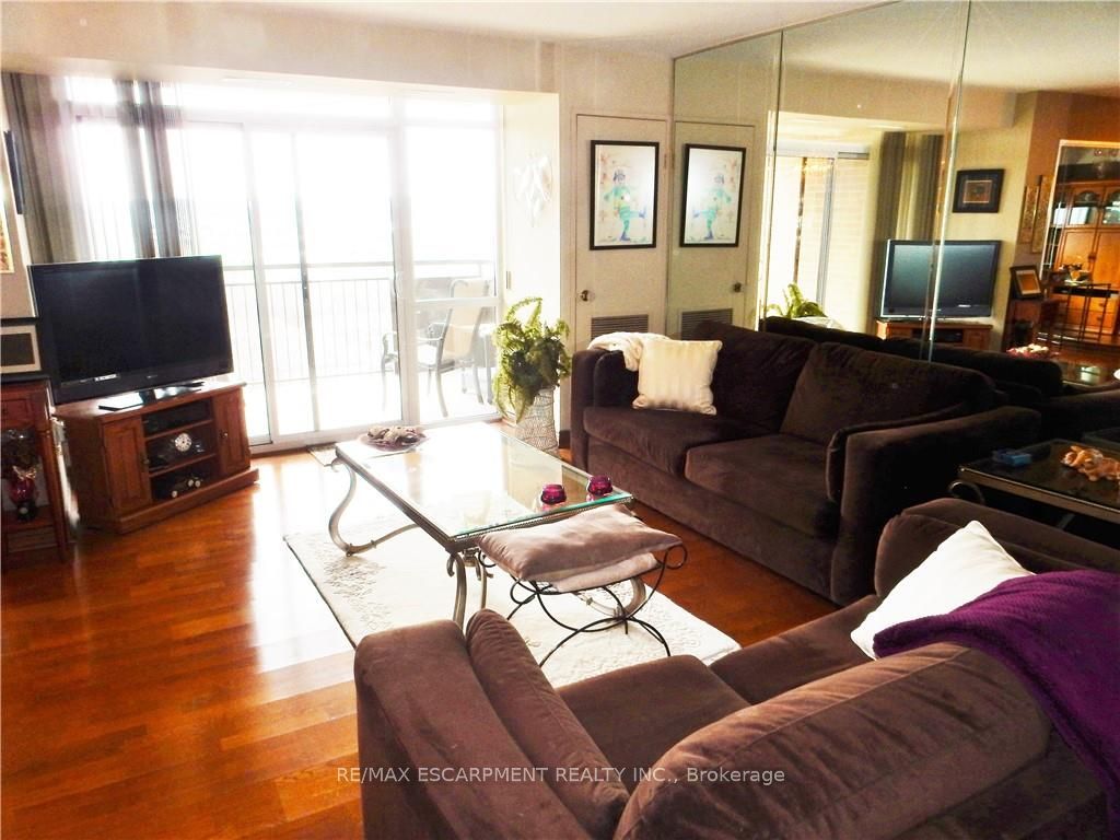 500 Green Road 1512 Property Photo 18