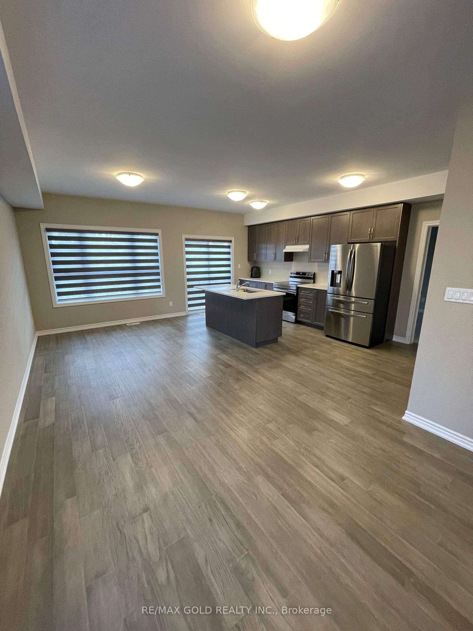 294 Wellandvale Drive Property Photo 7