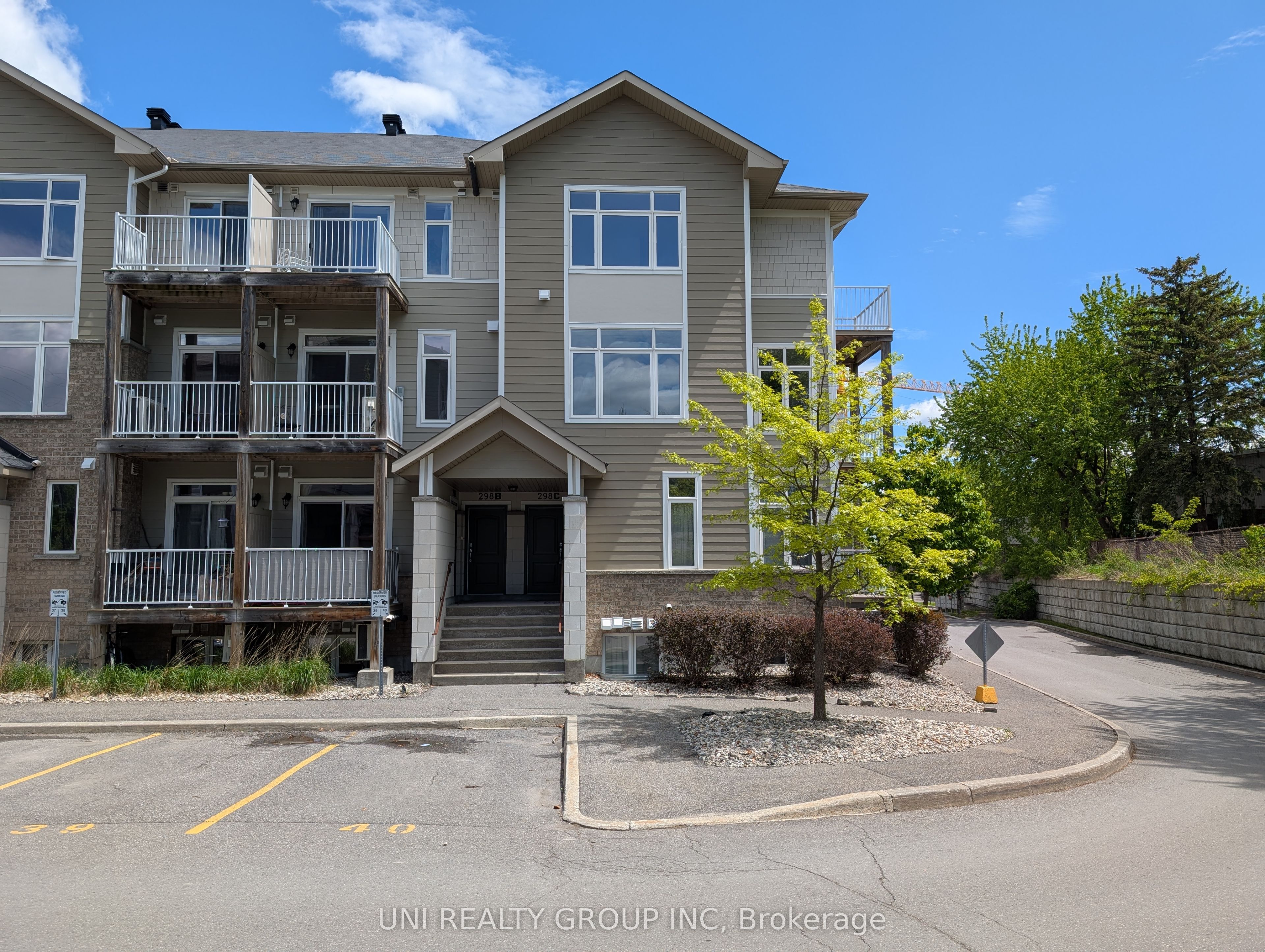 298c Everest Private Property Photo 1