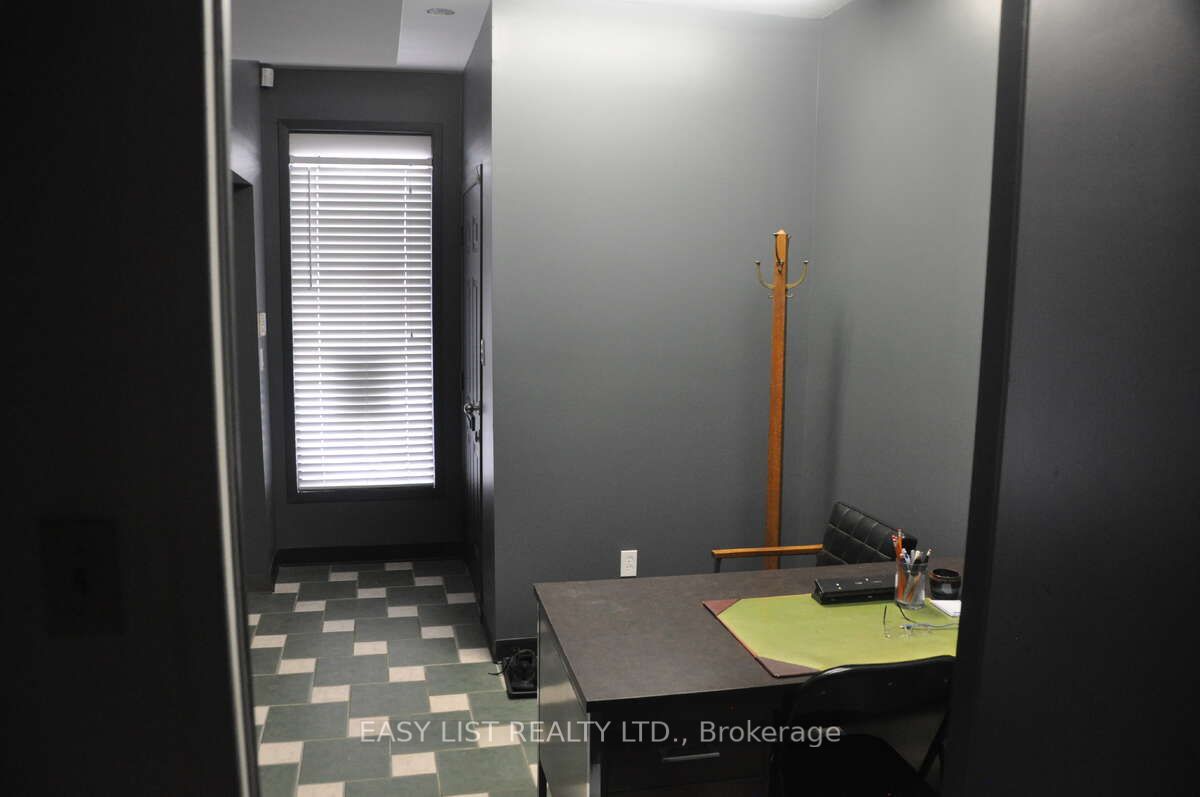 #34 - 5470 Canotek Road Property Photo 3