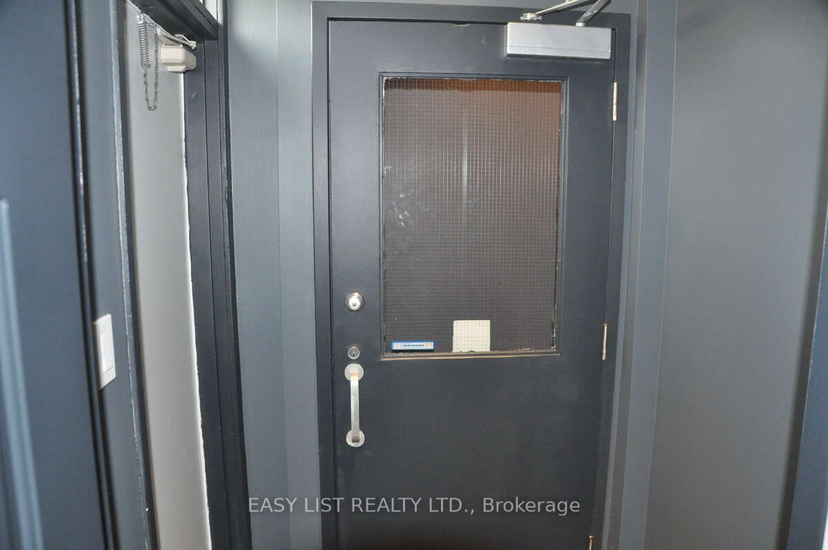#34 - 5470 Canotek Road Property Photo 5