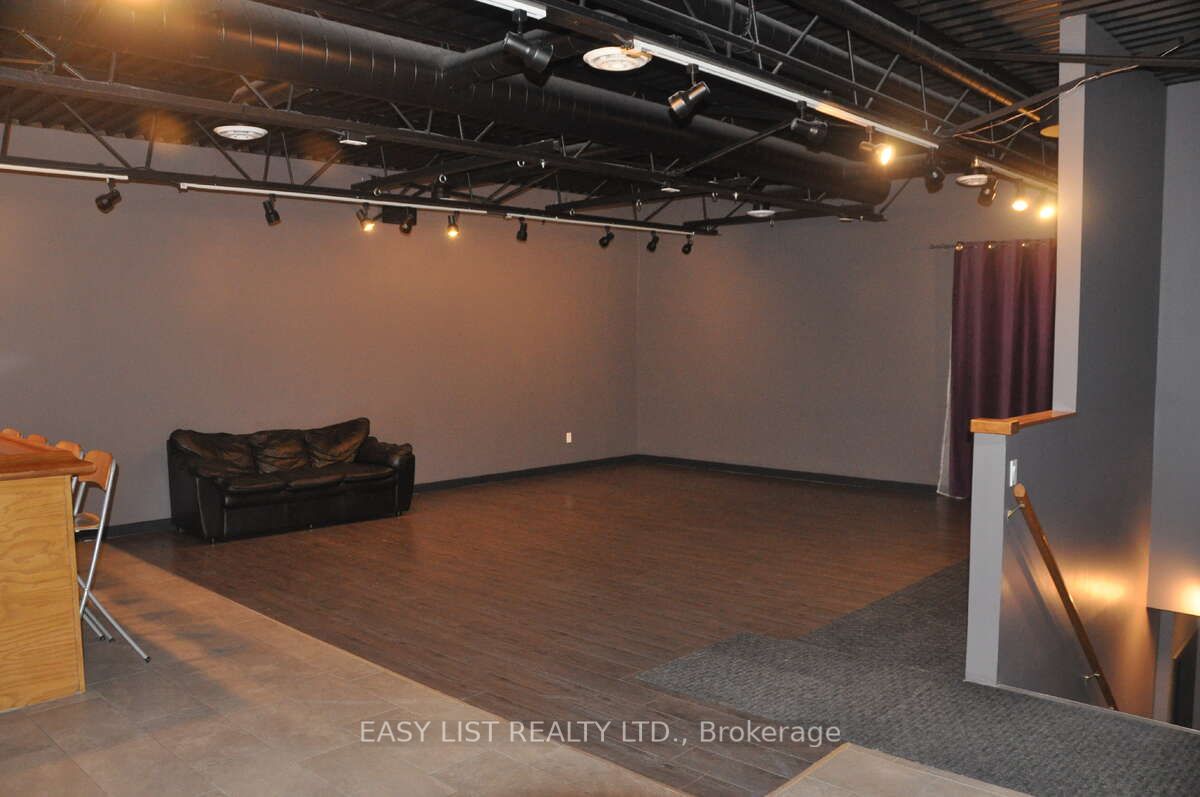 #34 - 5470 Canotek Road Property Photo 7
