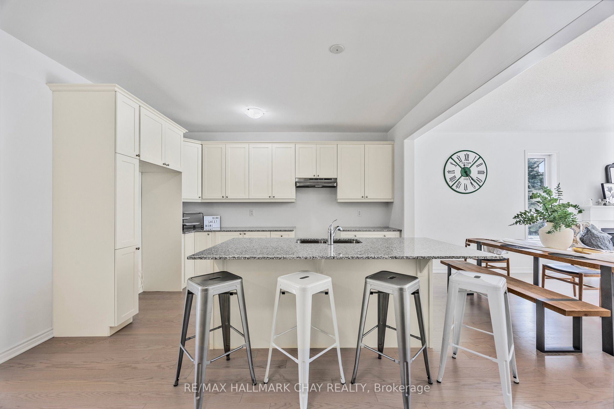 12 Dyer Crescent Property Photo 6