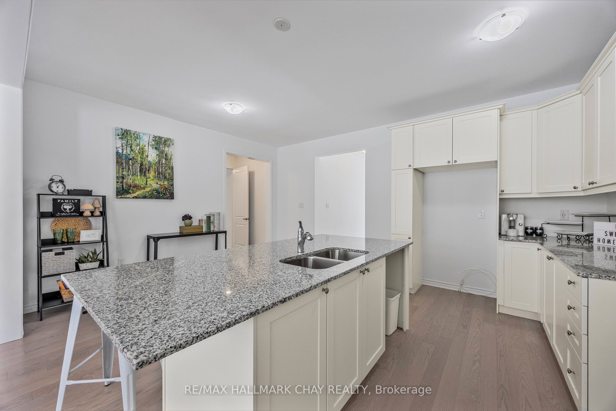 12 Dyer Crescent Property Photo 8