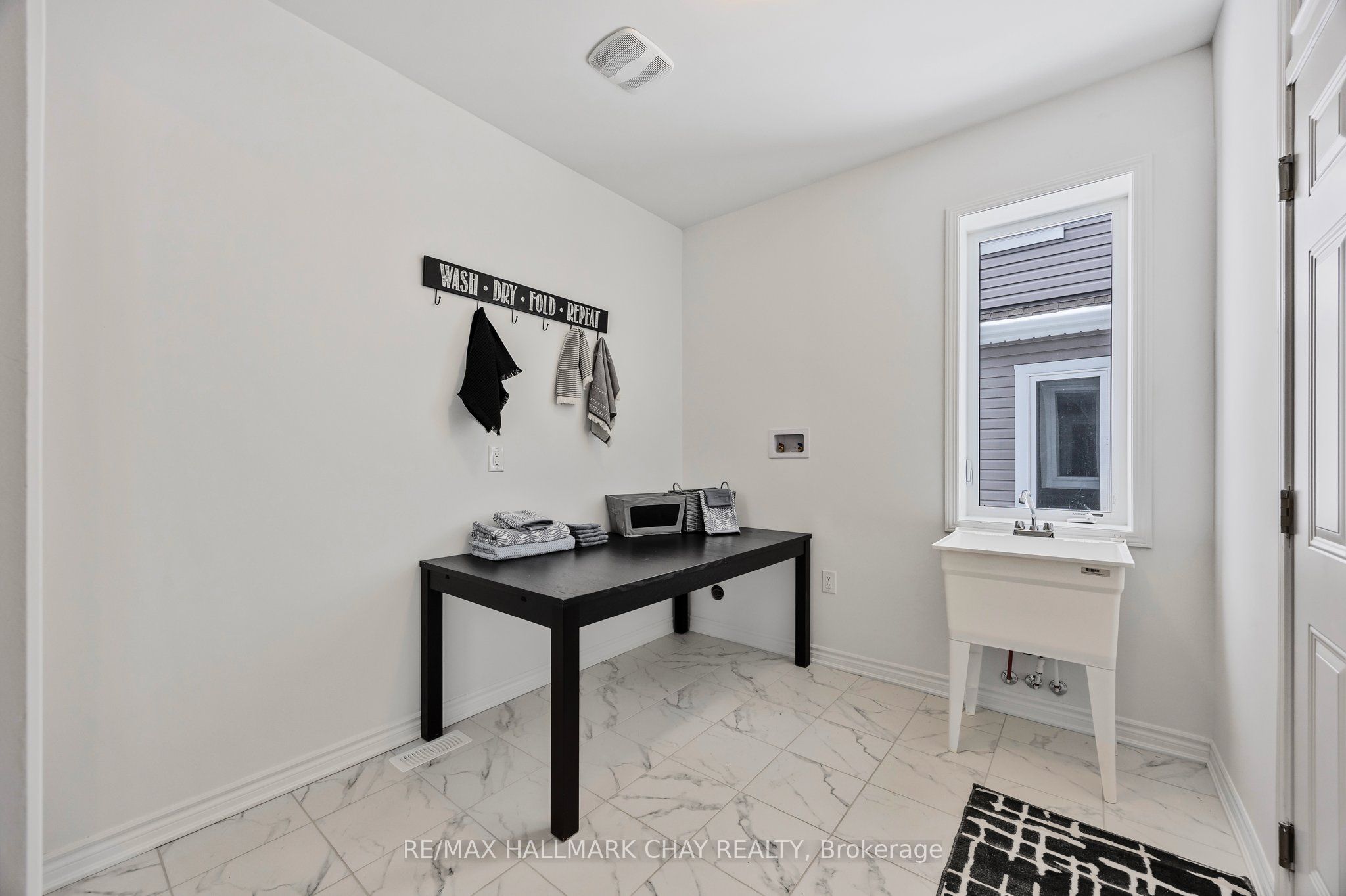 12 Dyer Crescent Property Photo 25